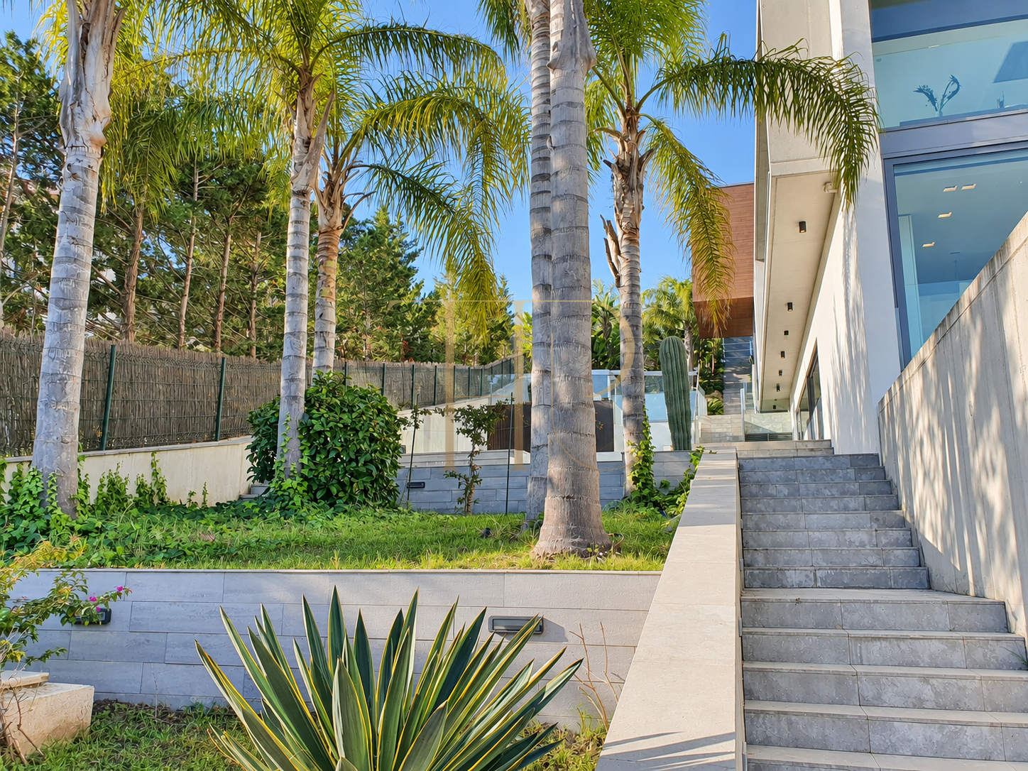 Sea-view villa with guest house in Can Girona, Sitges
