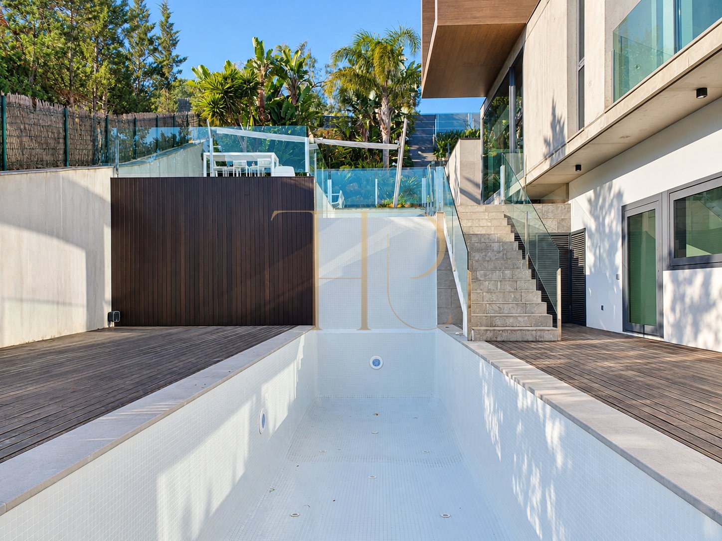 Sea-view villa with guest house in Can Girona, Sitges