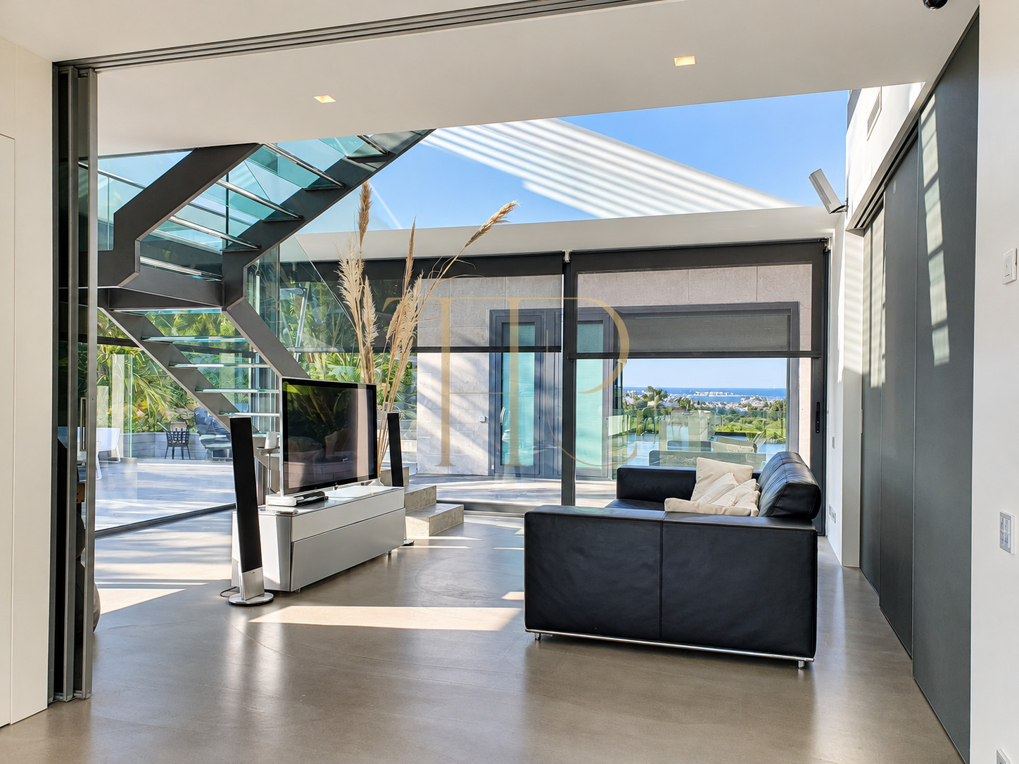 Sea-view villa with guest house in Can Girona, Sitges