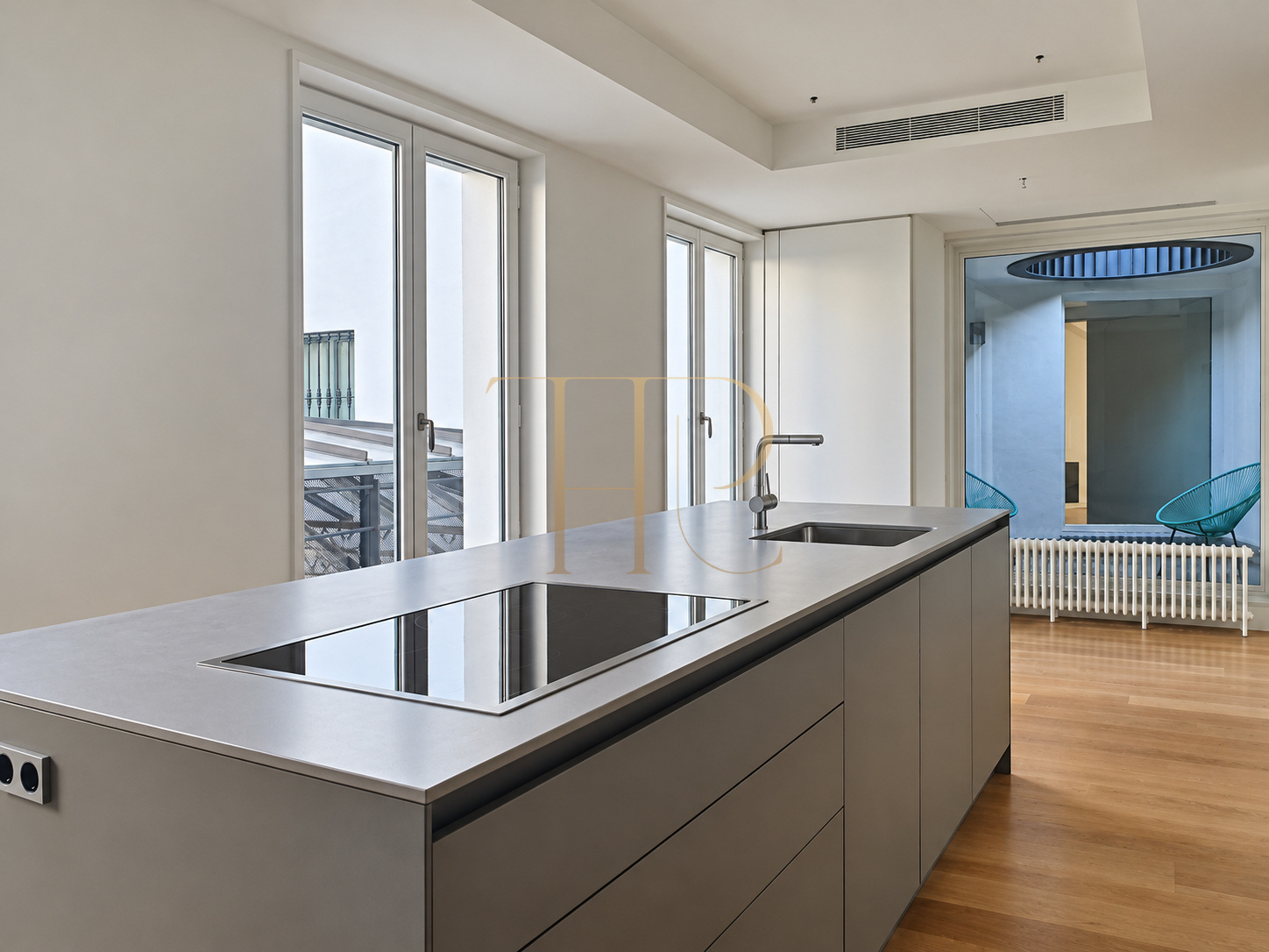 Duplex penthouse in Casa Burés, Barcelona · Sold