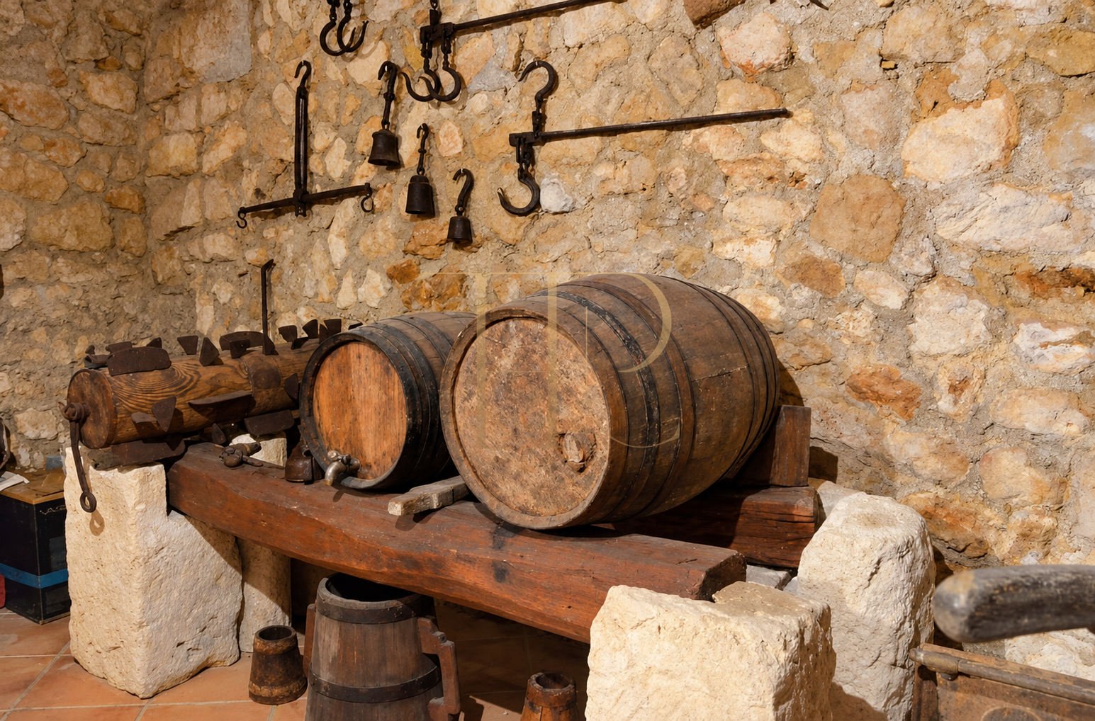 Stone country house with pool in Penedès — sold