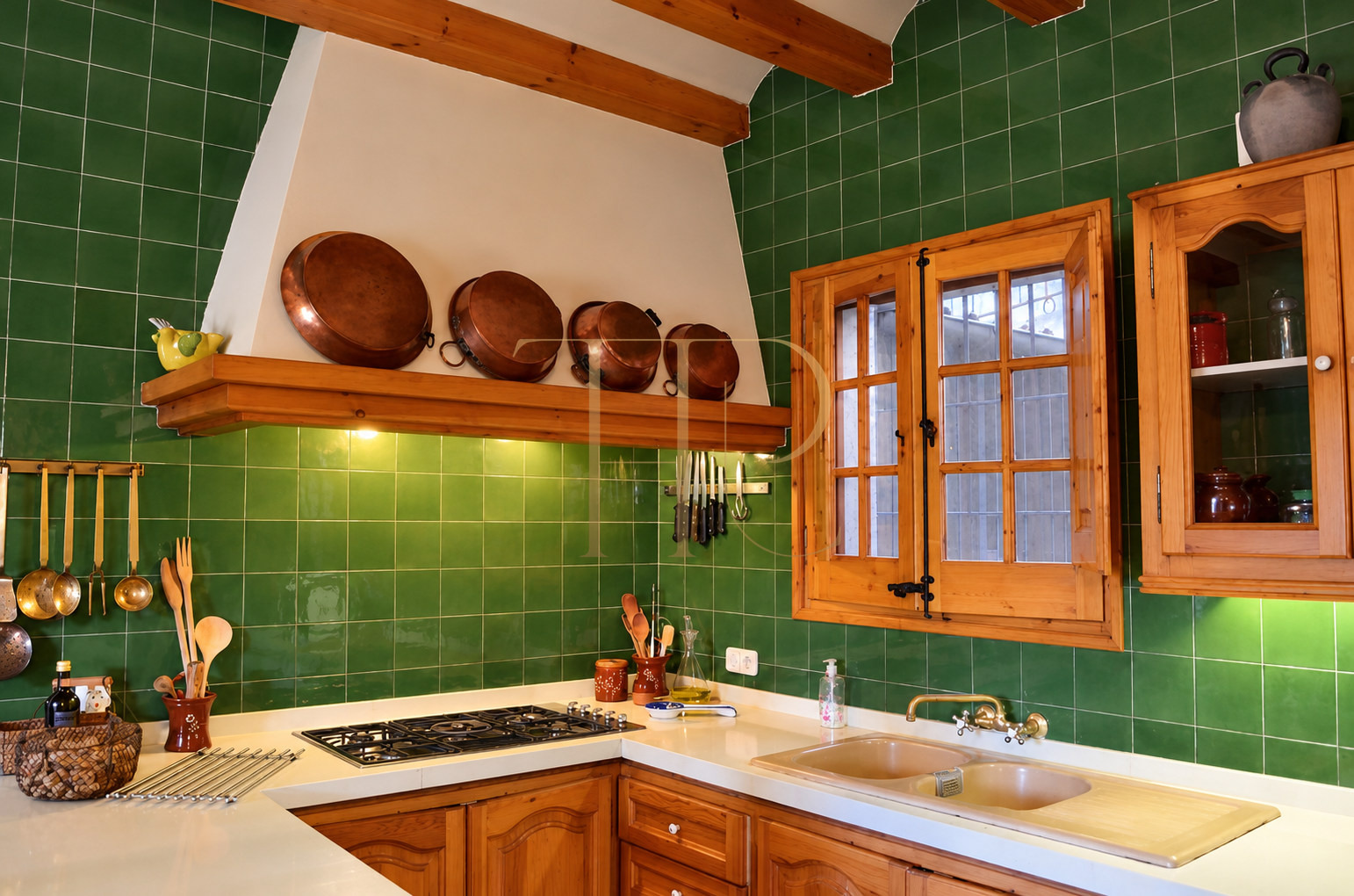 Stone country house with pool in Penedès — sold