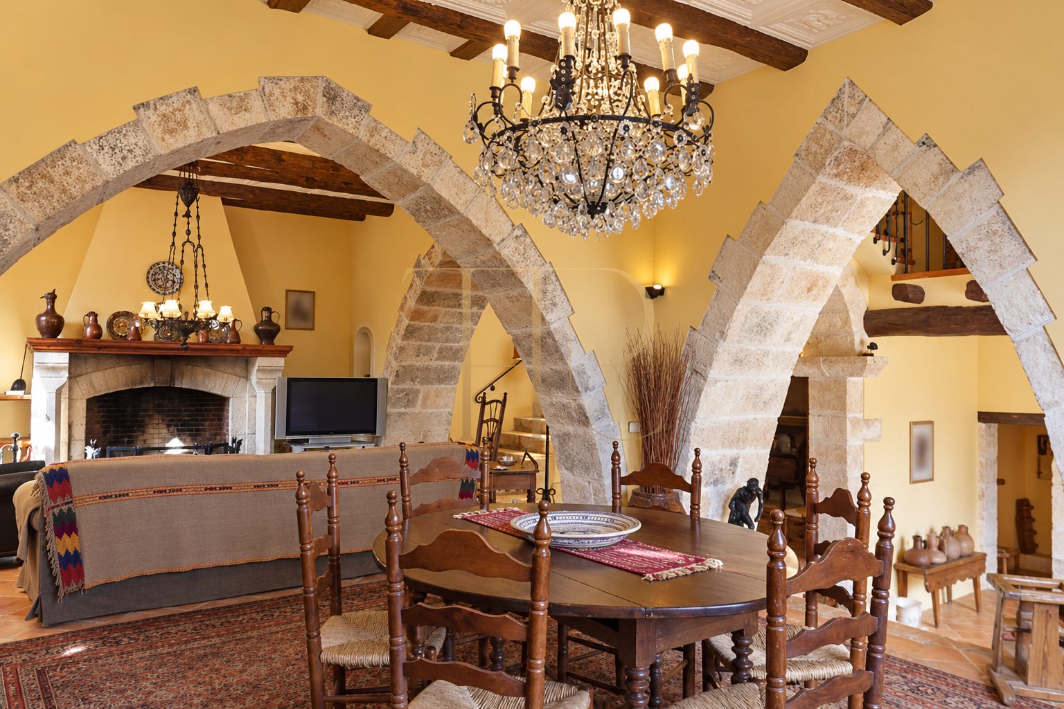 Stone country house with pool in Penedès — sold