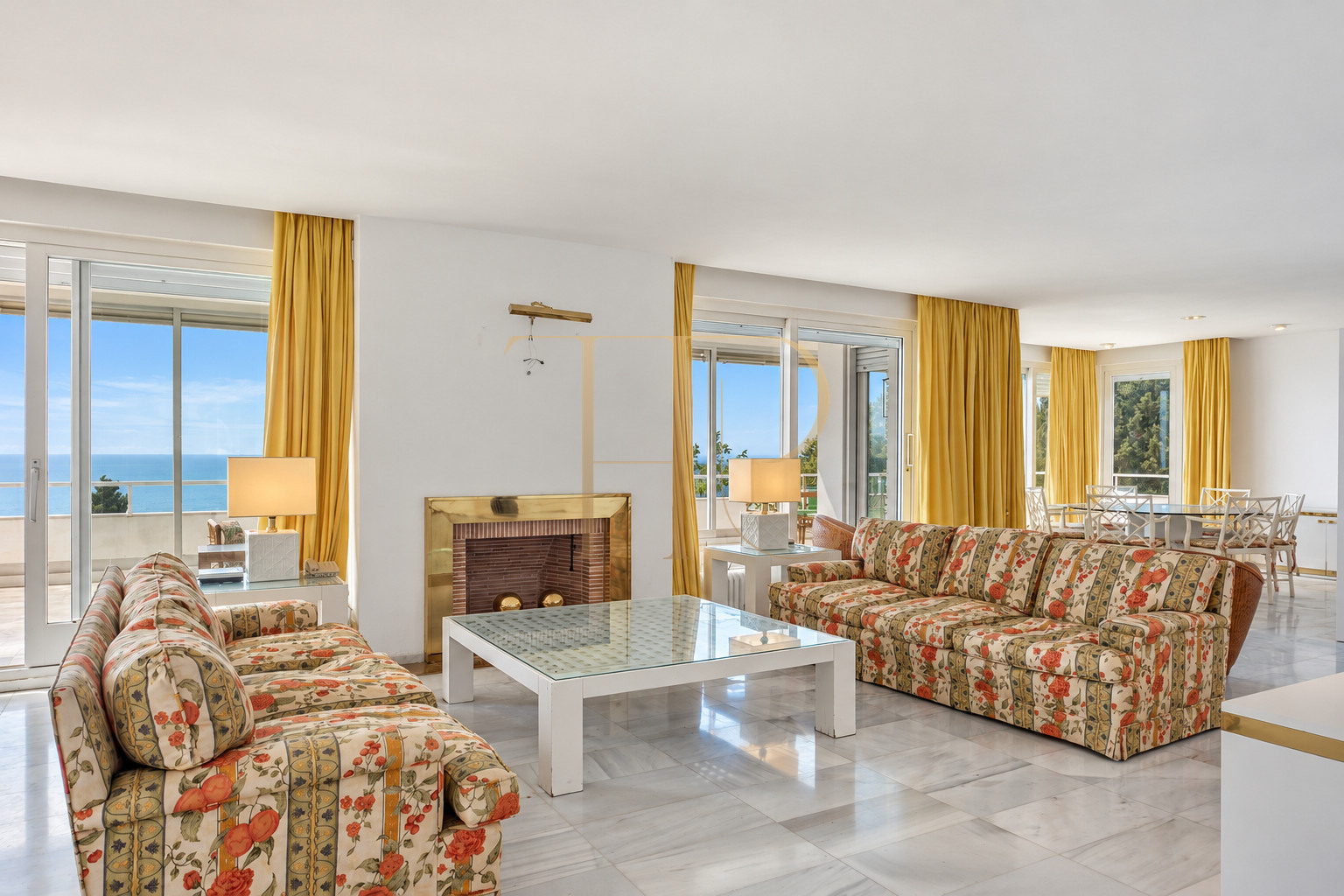 Sea-view villa to rent in Castelldefels