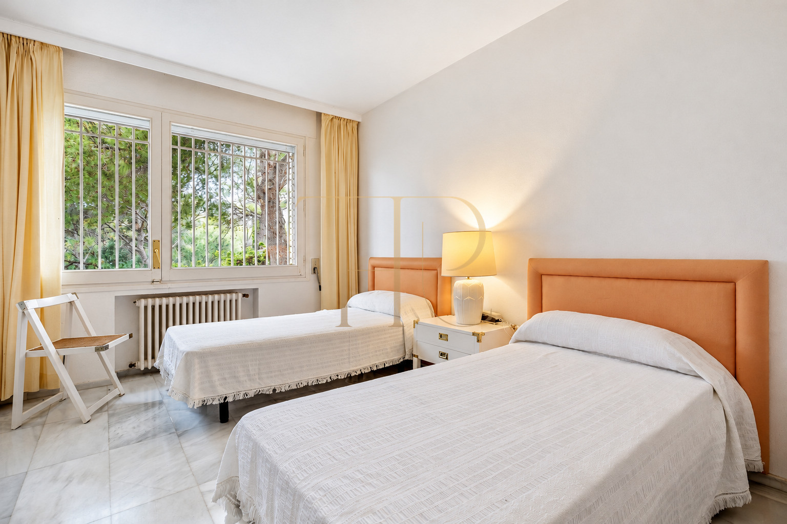 Sea-view villa to rent in Castelldefels
