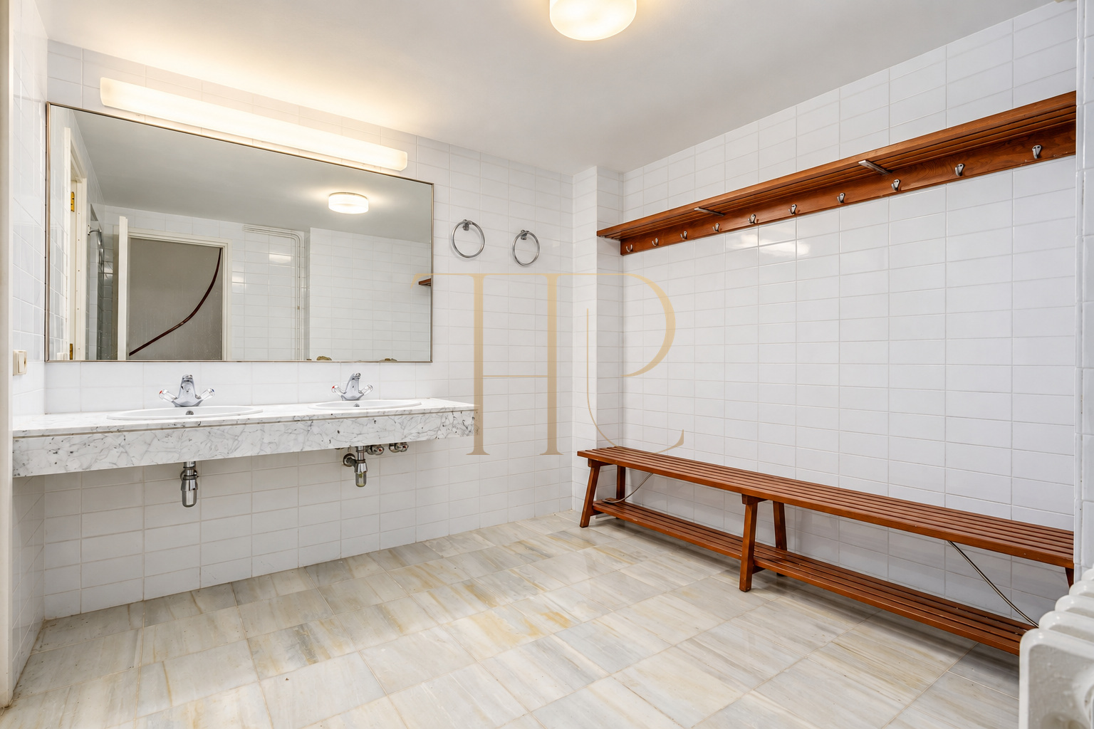 Sea-view villa to rent in Castelldefels