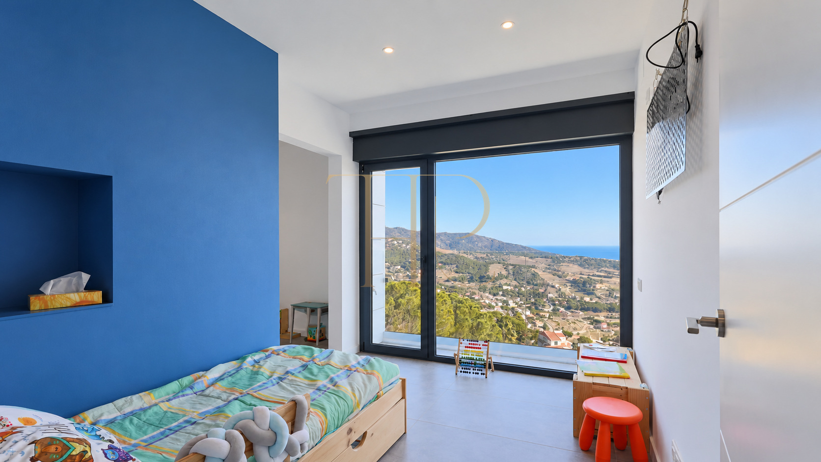 Contemporary house with sea views and pool in Alella — sold