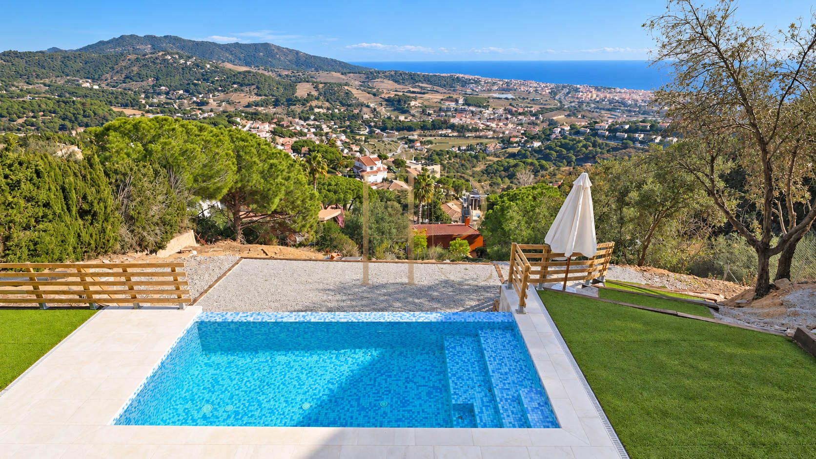 Contemporary house with sea views and pool in Alella — sold