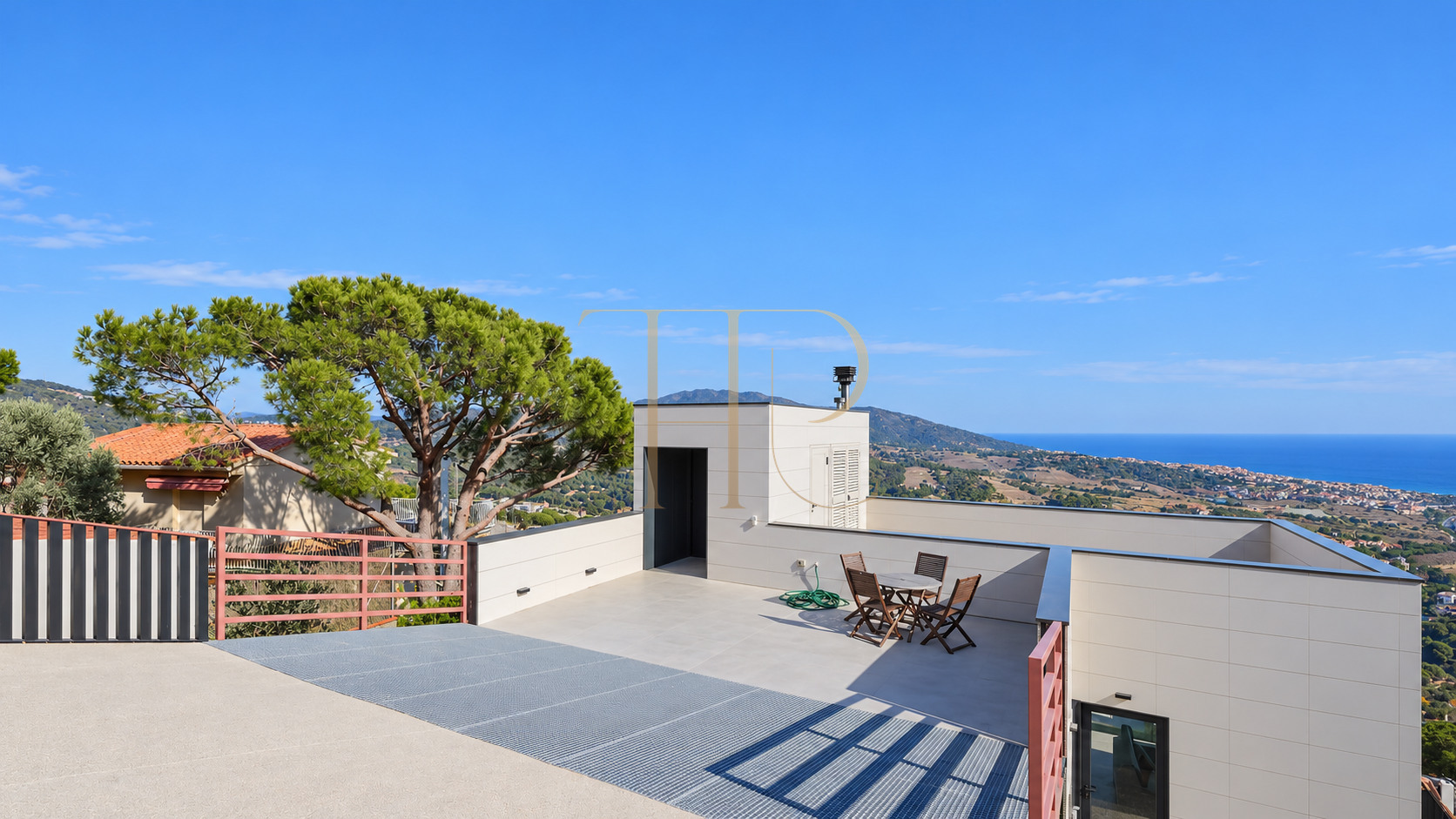 Contemporary house with sea views and pool in Alella — sold