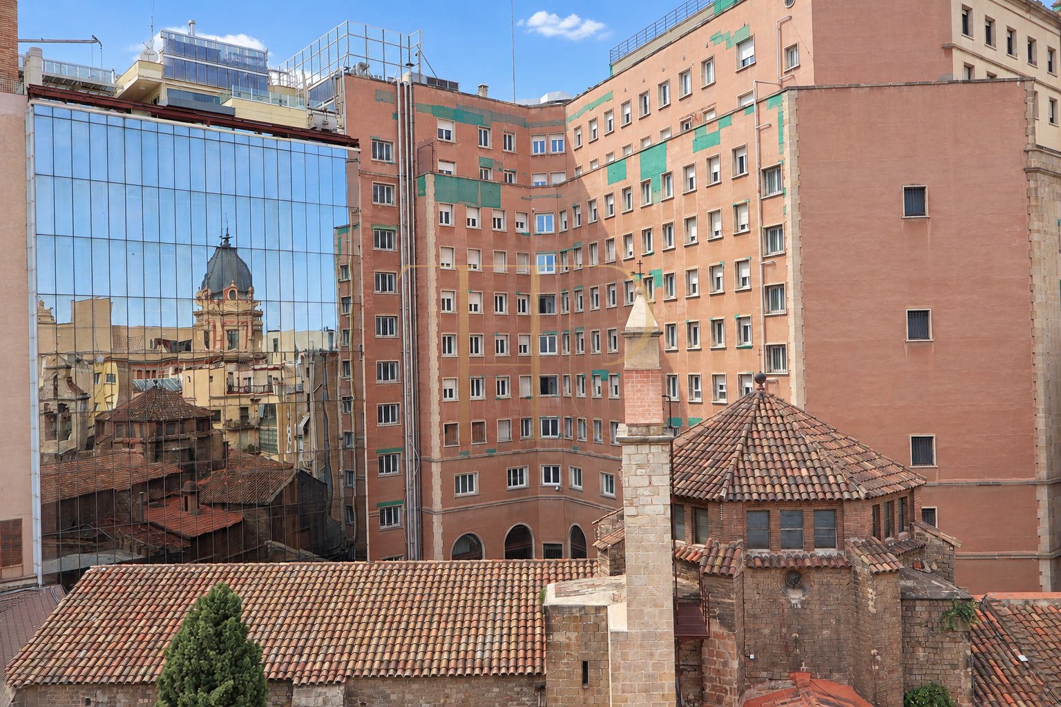Apartment for sale in Barcelona’s Gothic Quarter with church views
