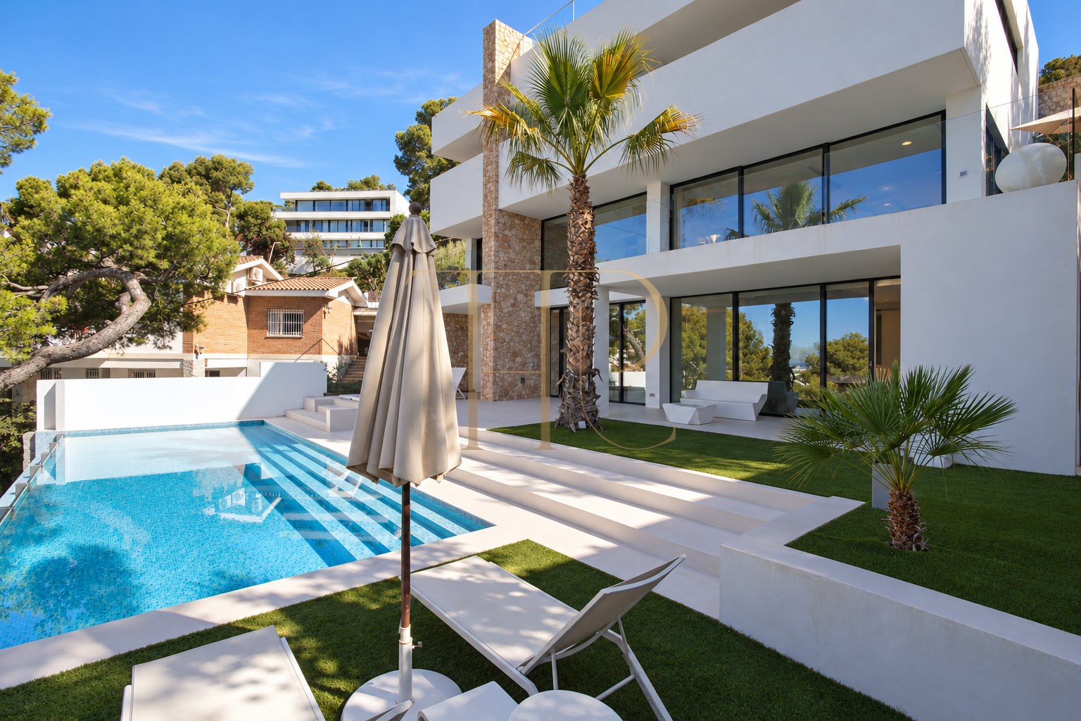 Villa with sea views in Can Vinyes, Castelldefels
