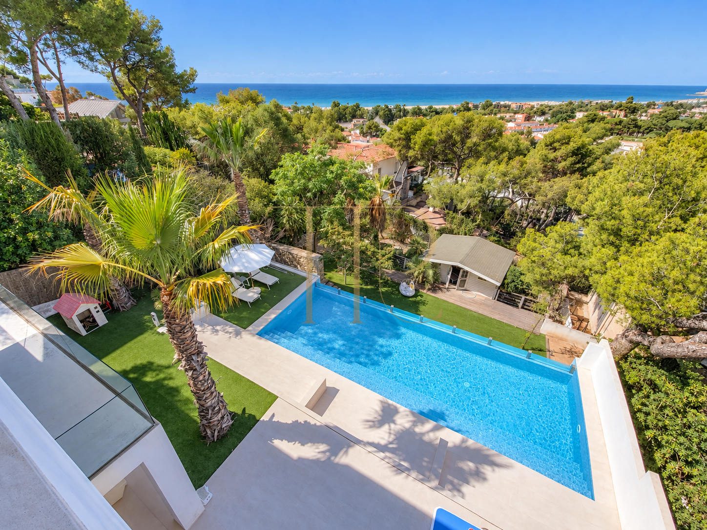 Villa with sea views in Can Vinyes, Castelldefels