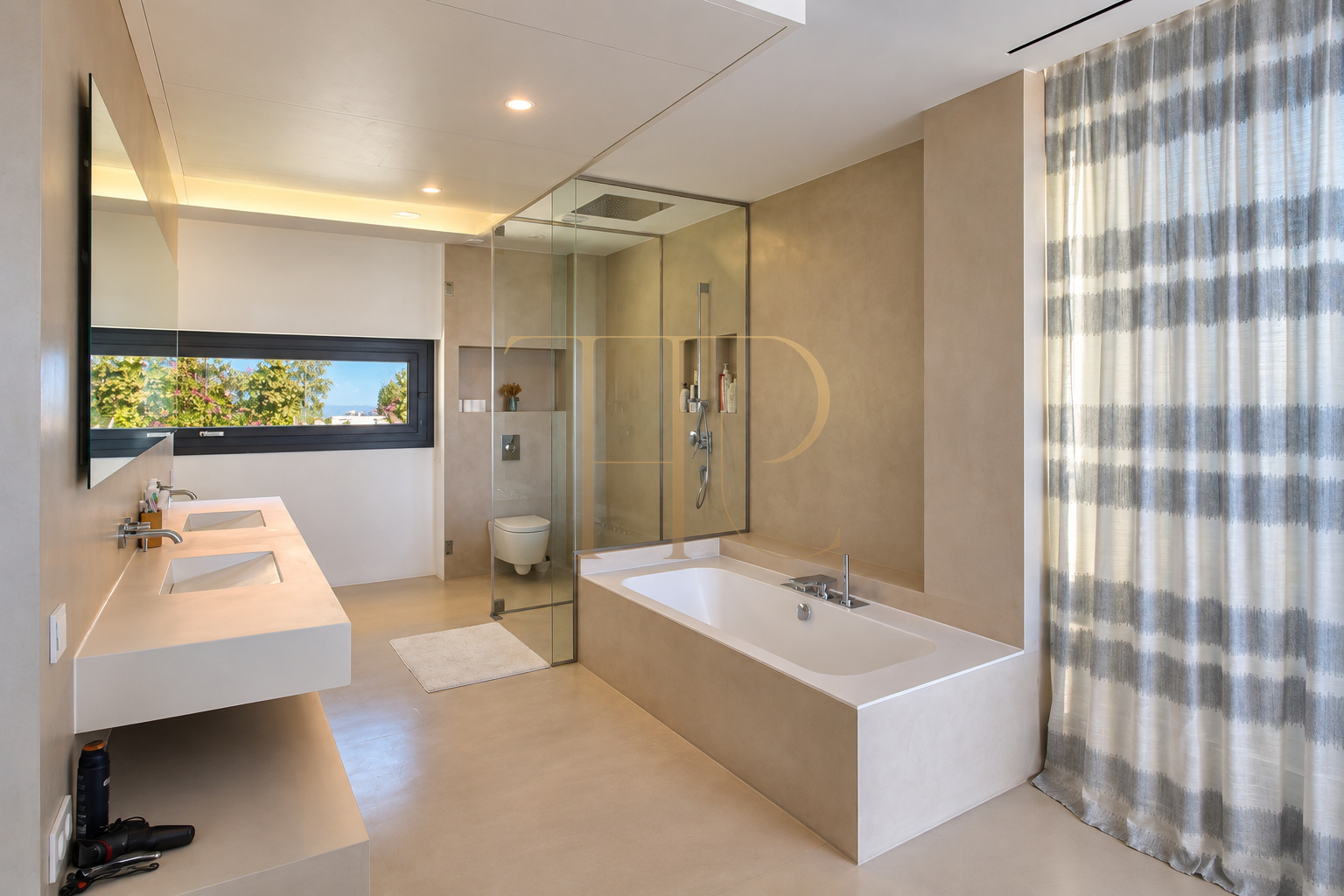 Villa with sea views in Can Vinyes, Castelldefels