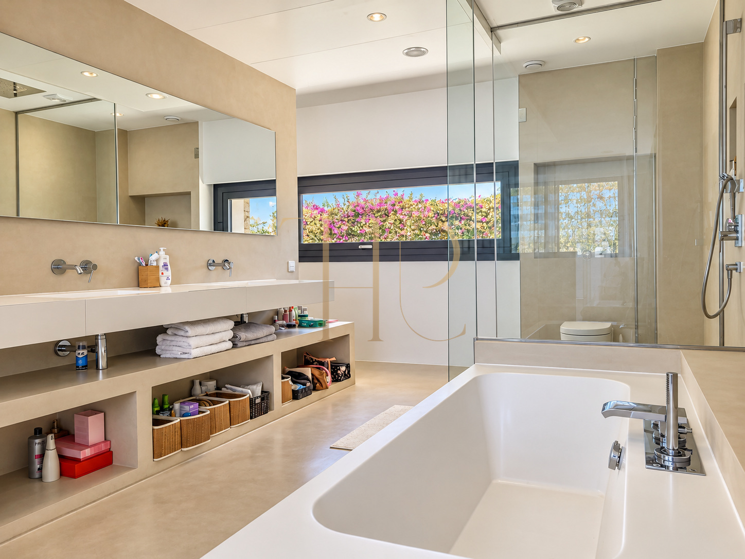 Villa with sea views in Can Vinyes, Castelldefels