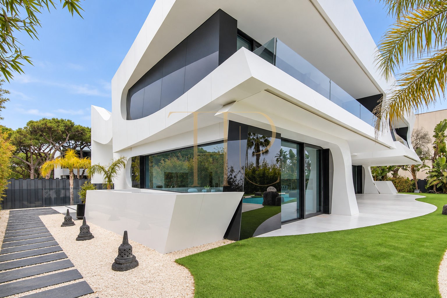 A-Cero beachfront mansion in Gavà Mar