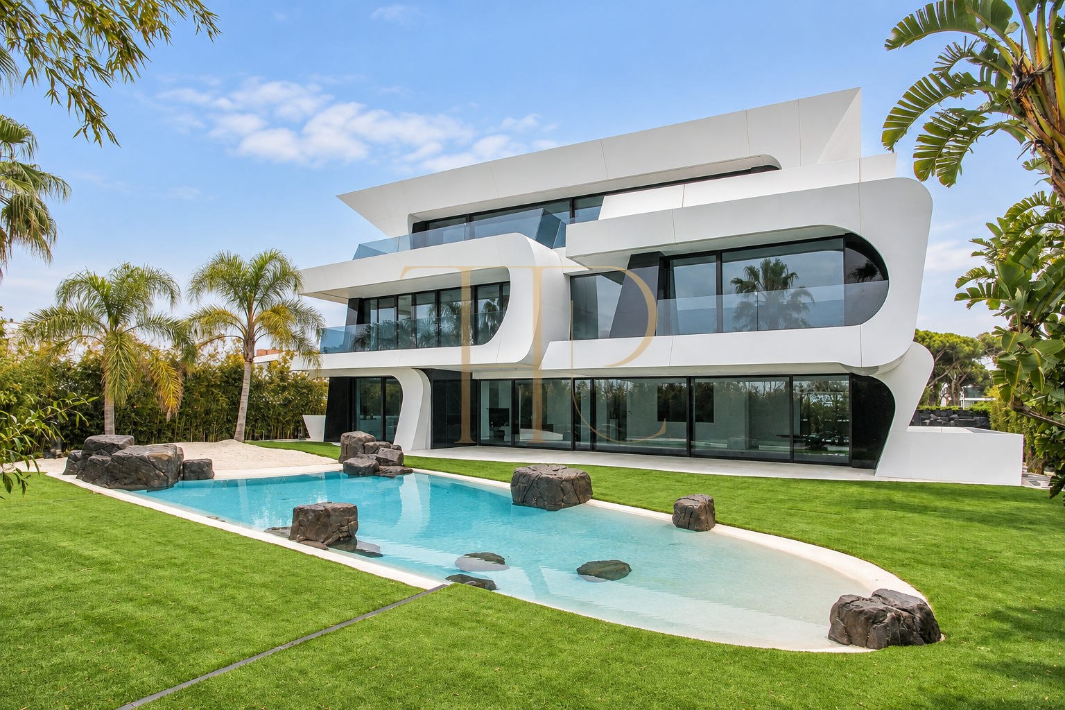 A-Cero beachfront mansion in Gavà Mar