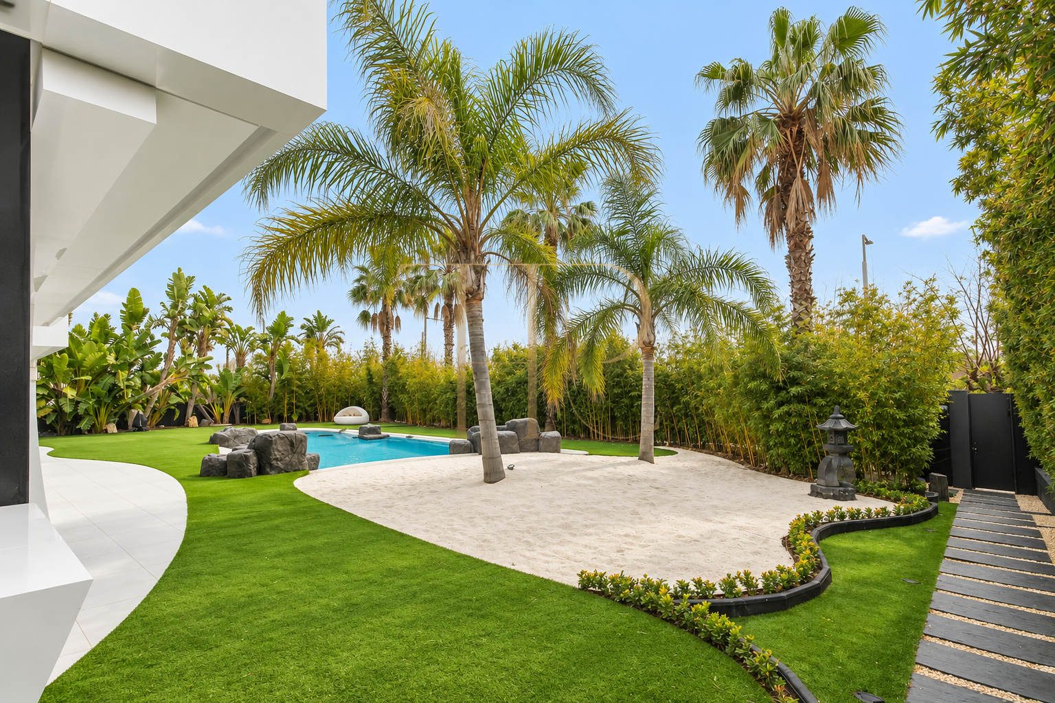 A-Cero beachfront mansion in Gavà Mar