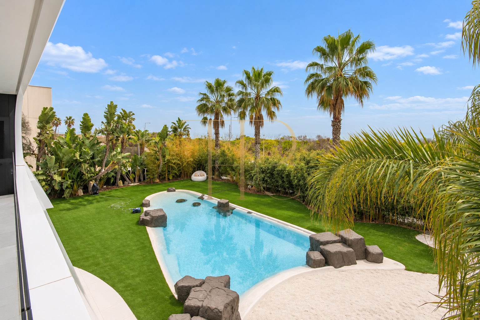 A-Cero beachfront mansion in Gavà Mar