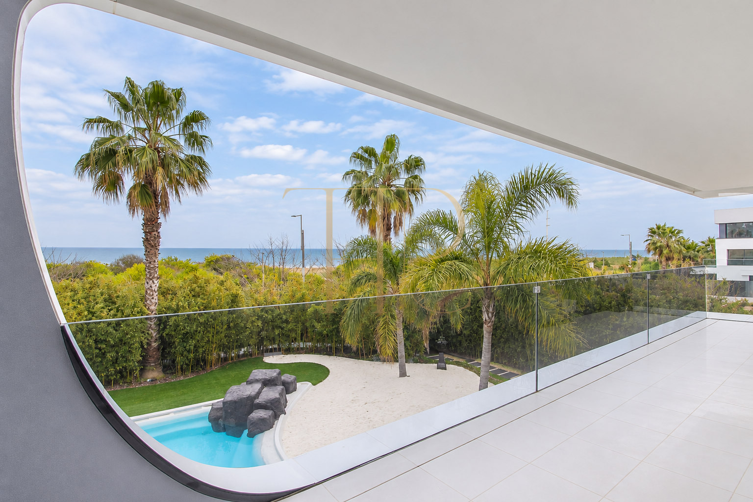 A-Cero beachfront mansion in Gavà Mar