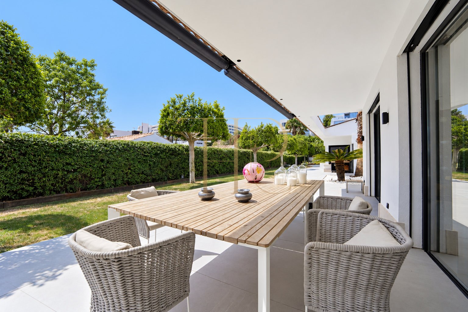 Golf-facing villa with pool in Can Girona, Sitges