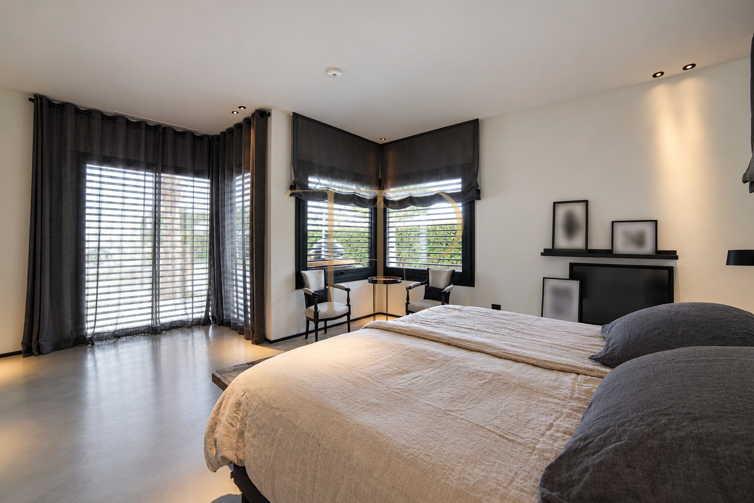 Golf-facing villa with pool in Can Girona, Sitges