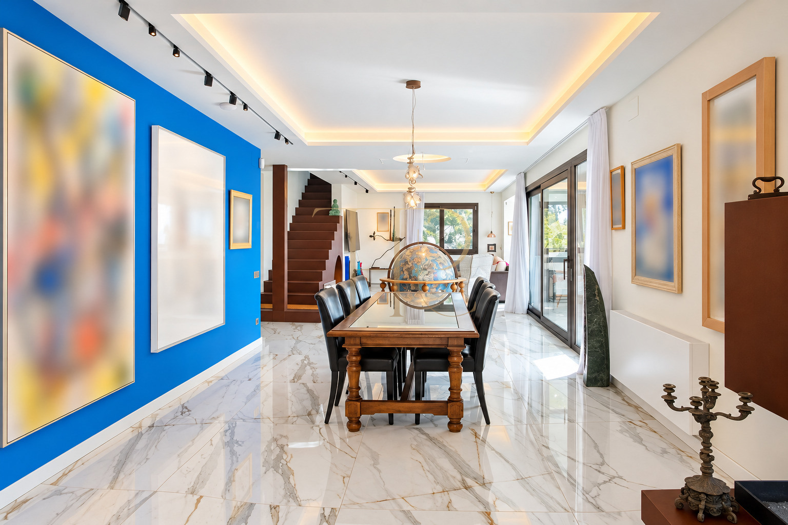 Renovated villa with sea views and pool in Castelldefels