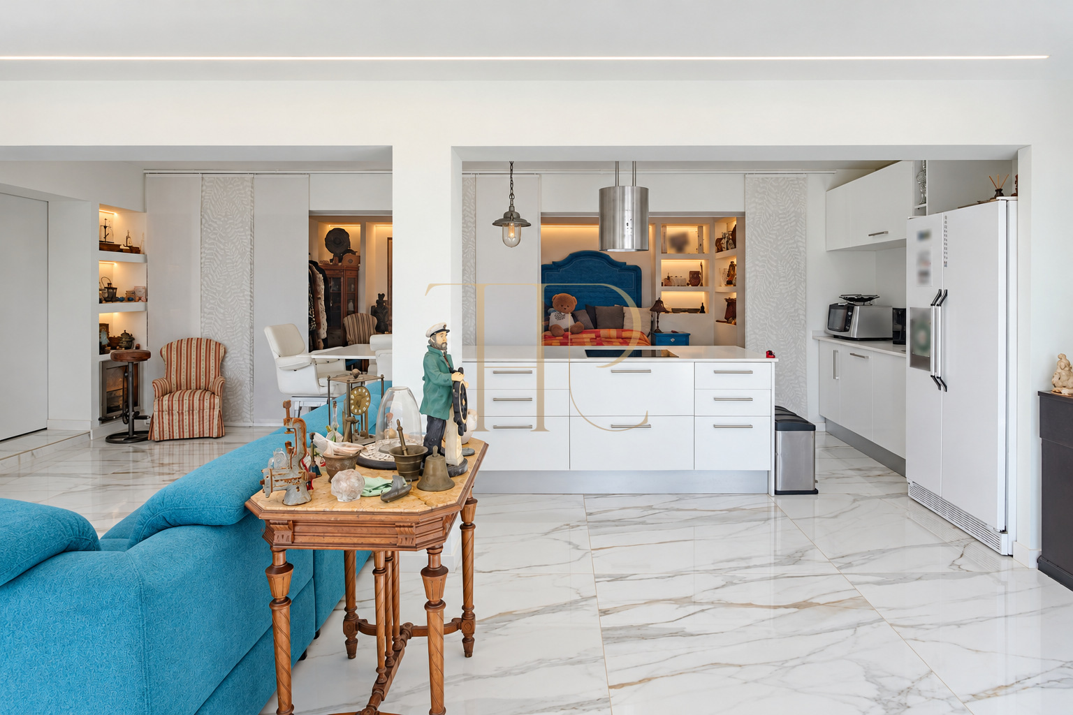 Renovated villa with sea views and pool in Castelldefels