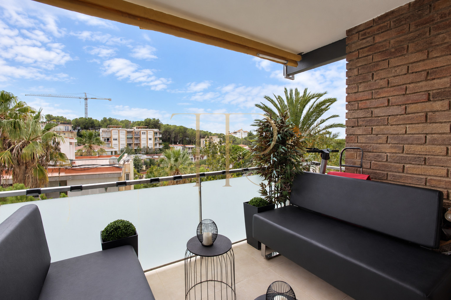 Renovated apartment with south-facing terrace in Vallpineda, Sitges — sold