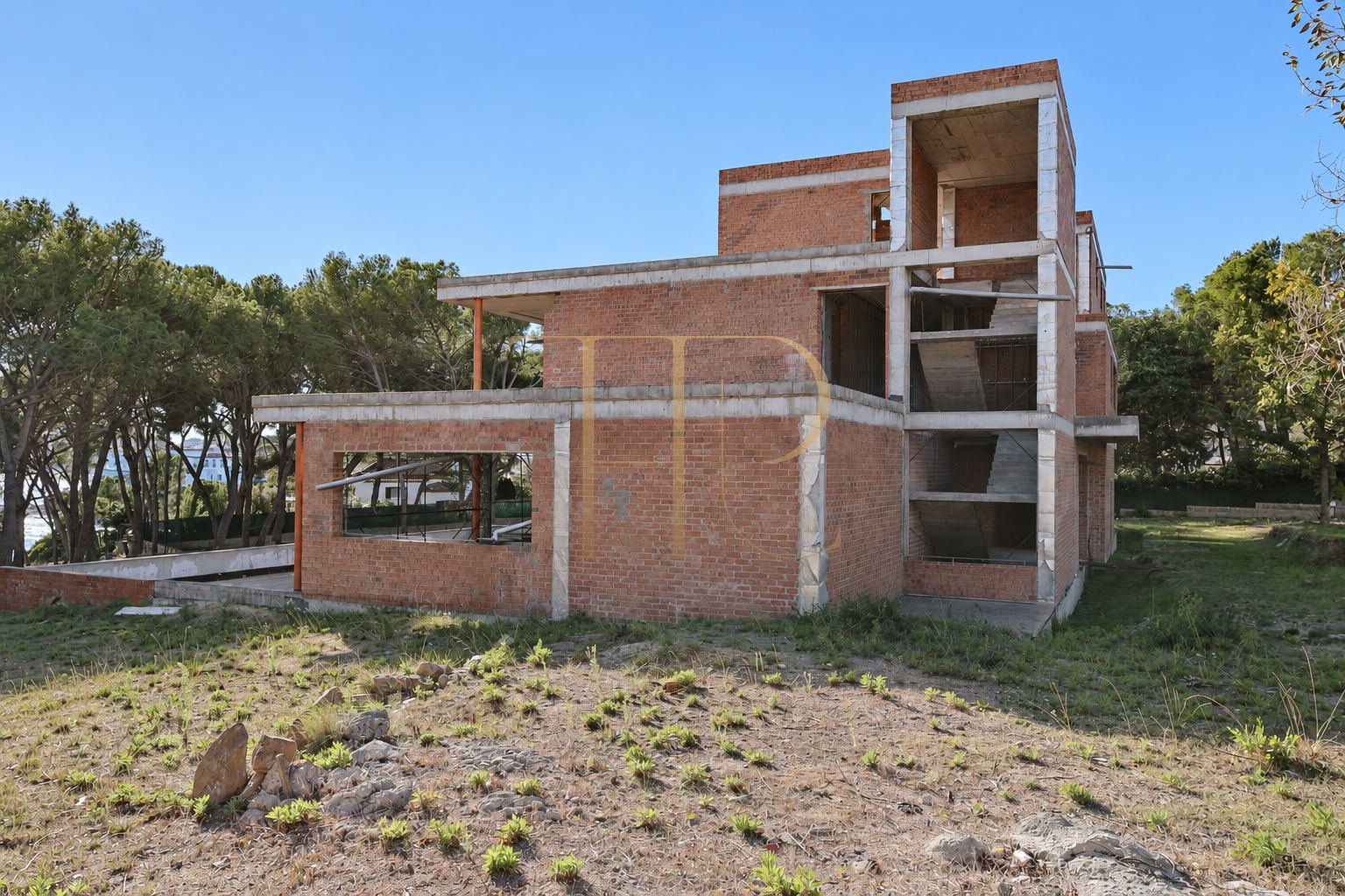 Seafront plot with a villa under construction in Platja d’Aro