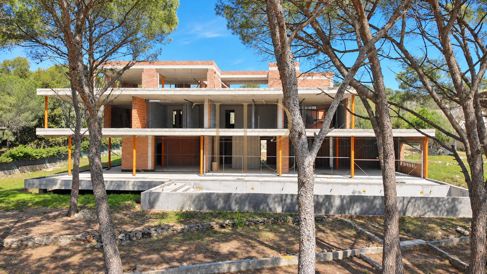 Seafront plot with a villa under construction in Platja d’Aro