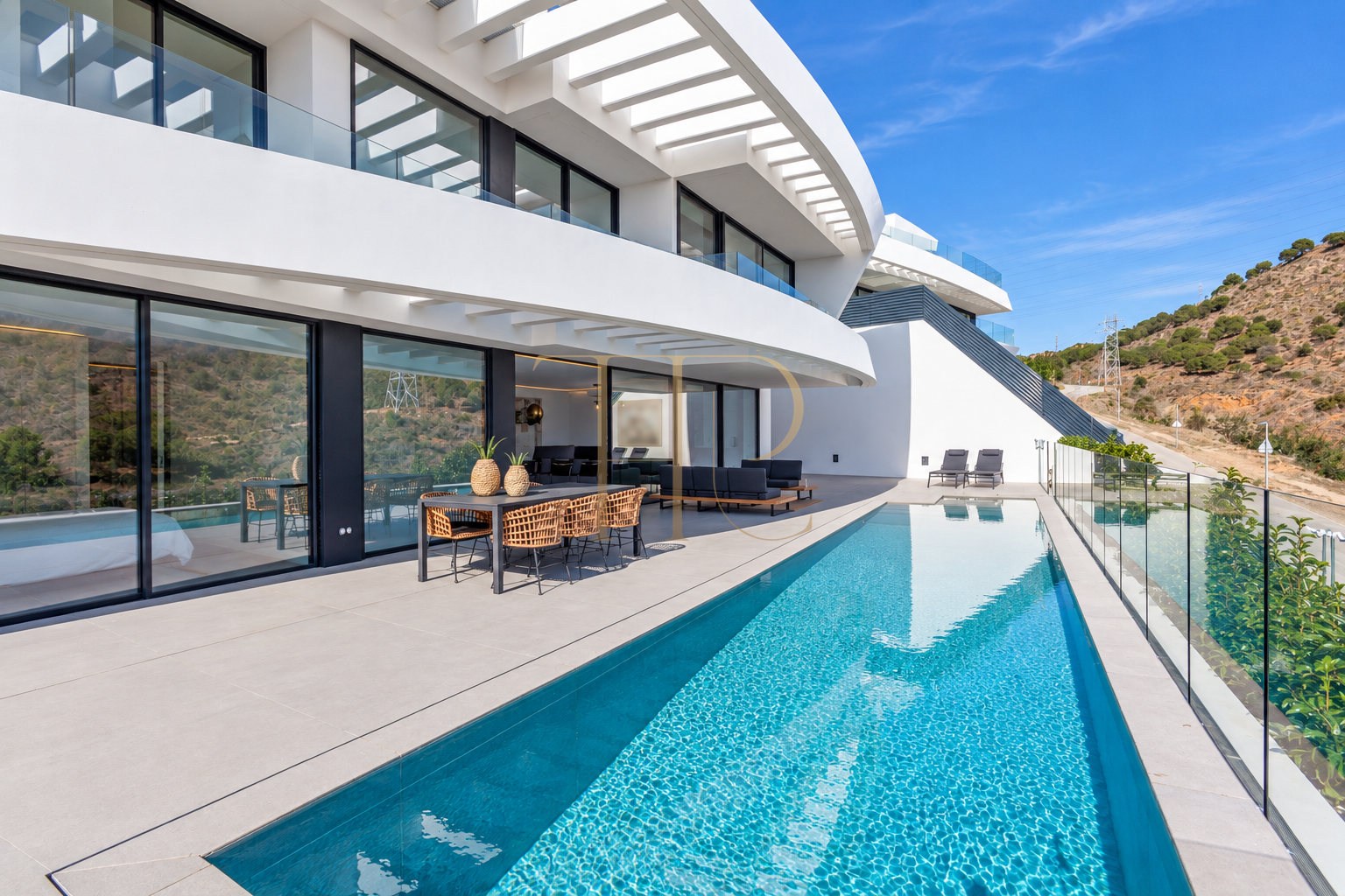 Let villa with pool in Finestrelles