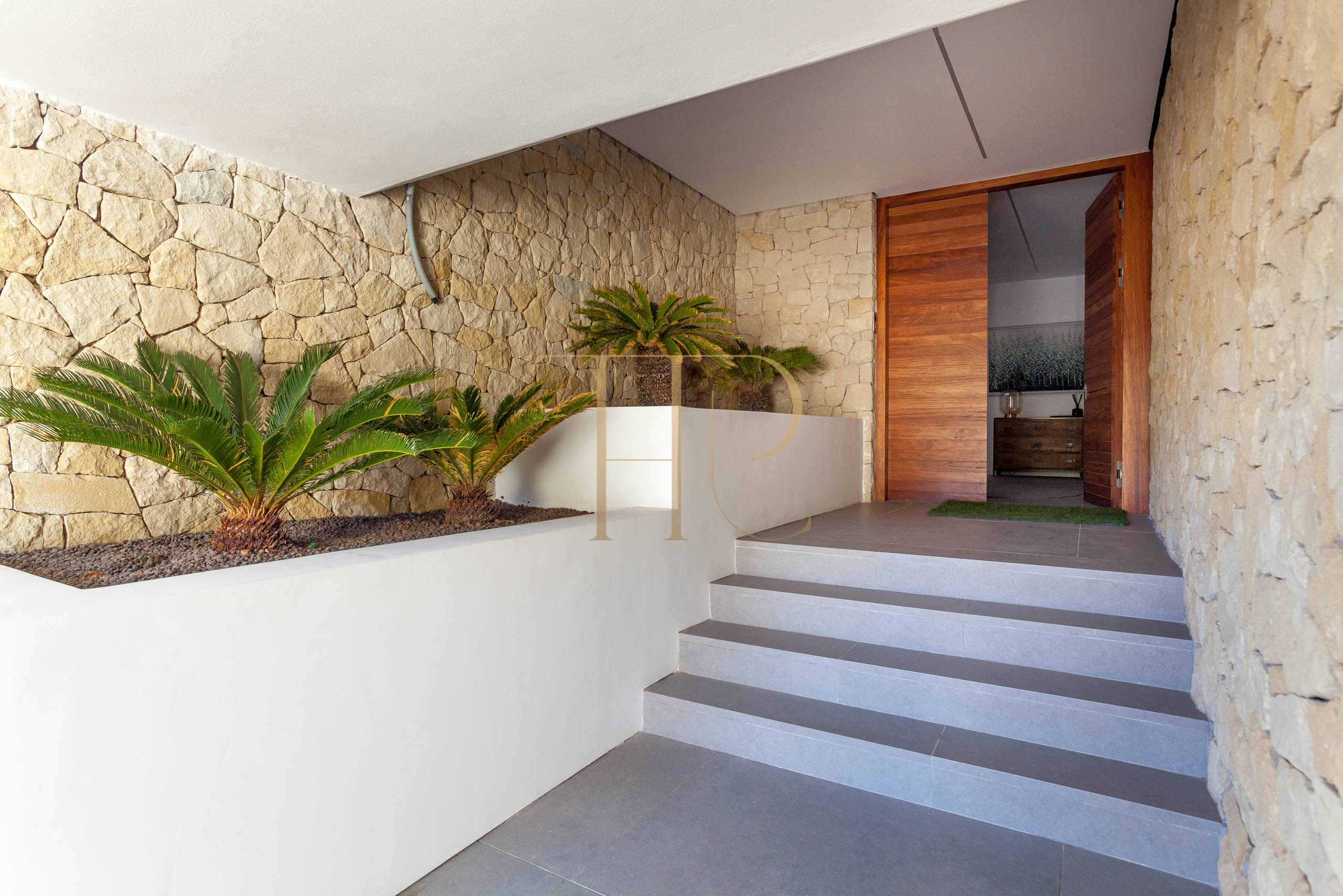 Let villa with pool in Finestrelles