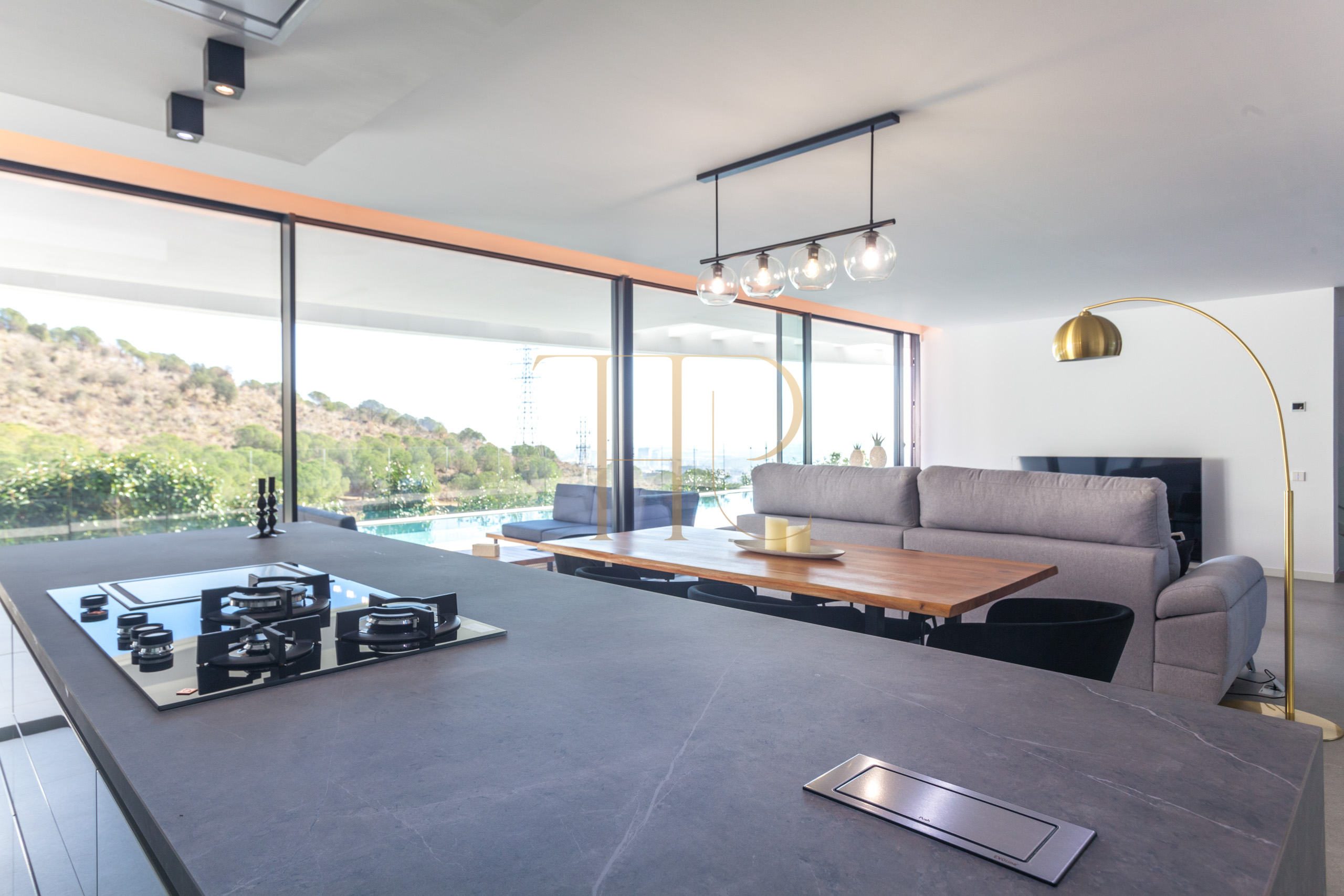 Let villa with pool in Finestrelles