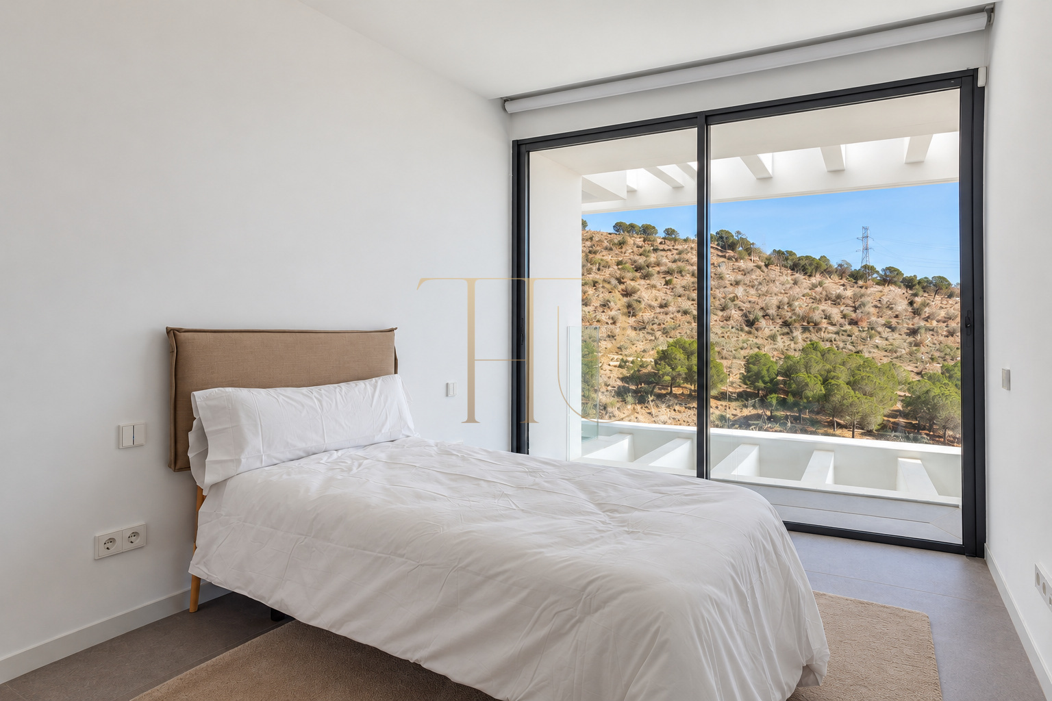 Let villa with pool in Finestrelles