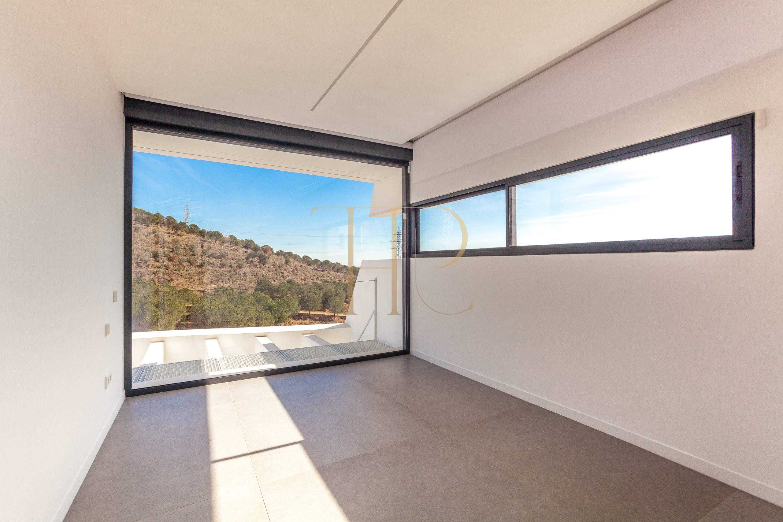 Let villa with pool in Finestrelles