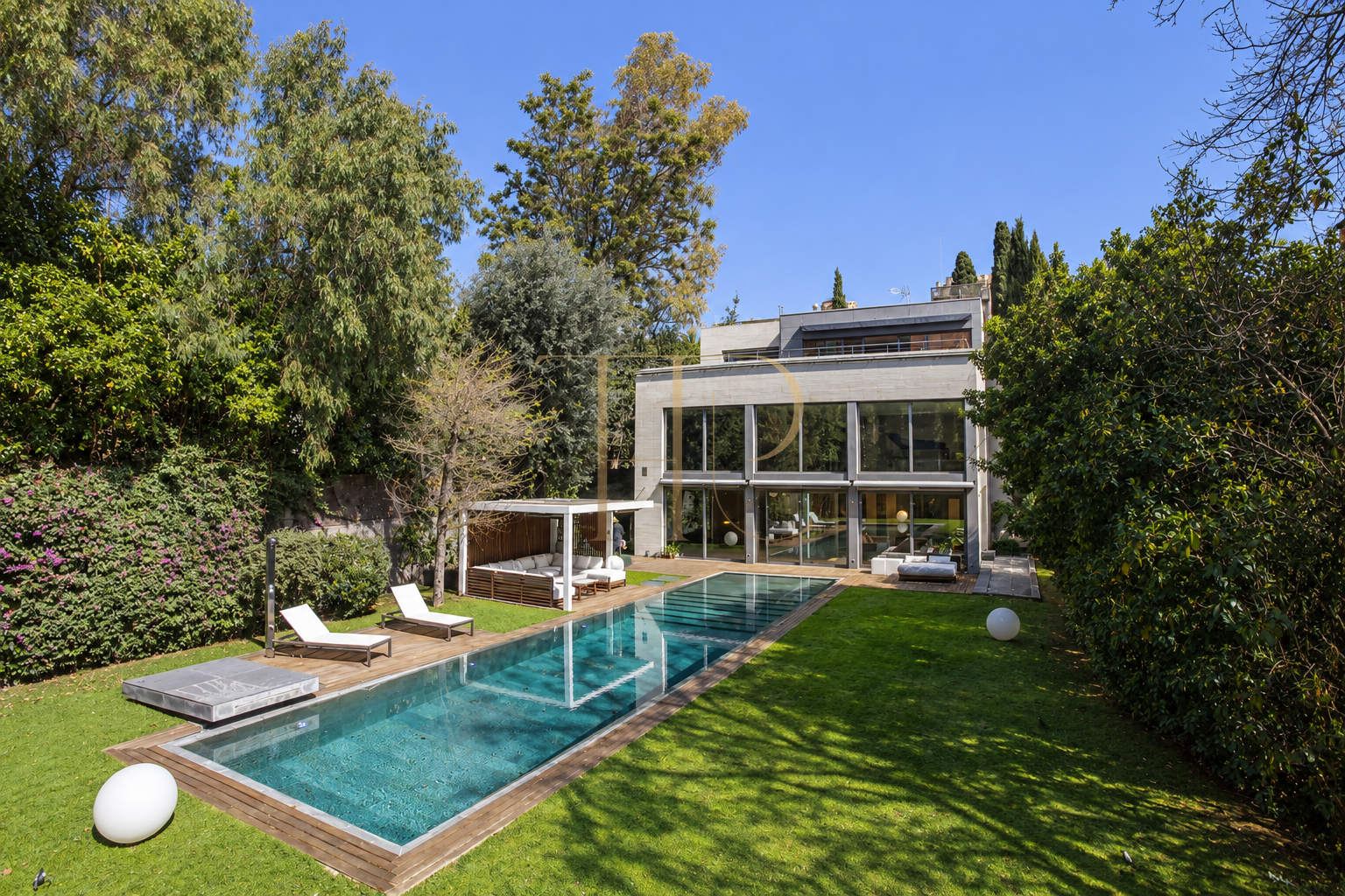Furnished house with pool to rent in Sant Gervasi