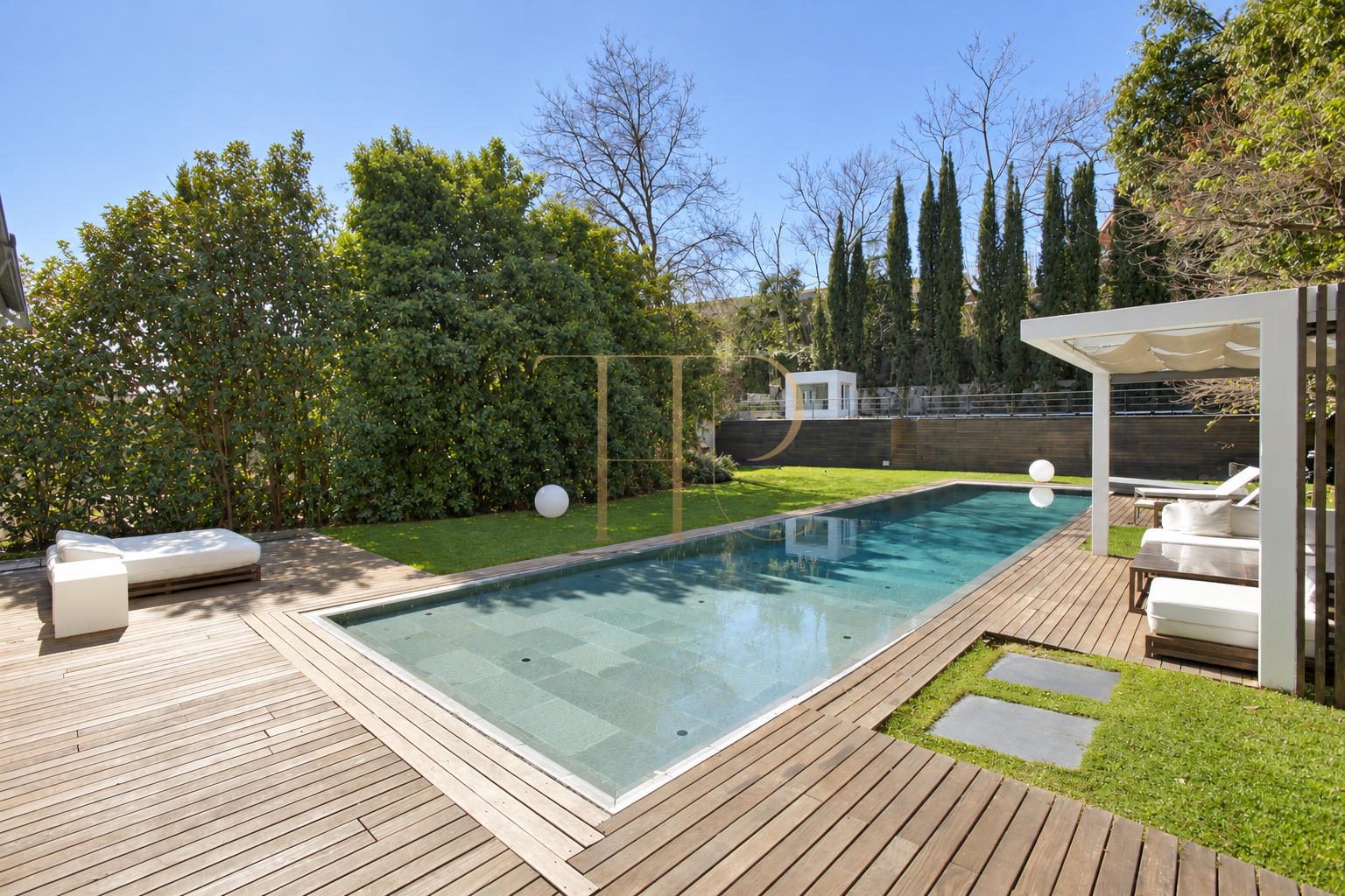 Furnished house with pool to rent in Sant Gervasi