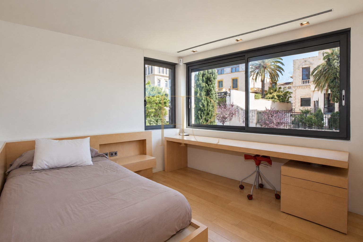 Furnished house with pool to rent in Sant Gervasi