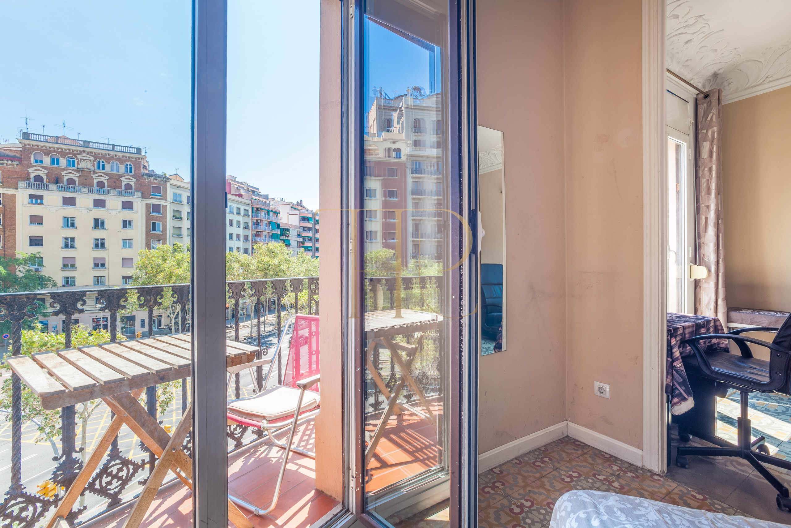 Sold apartment with balconies near Plaça d’Espanya