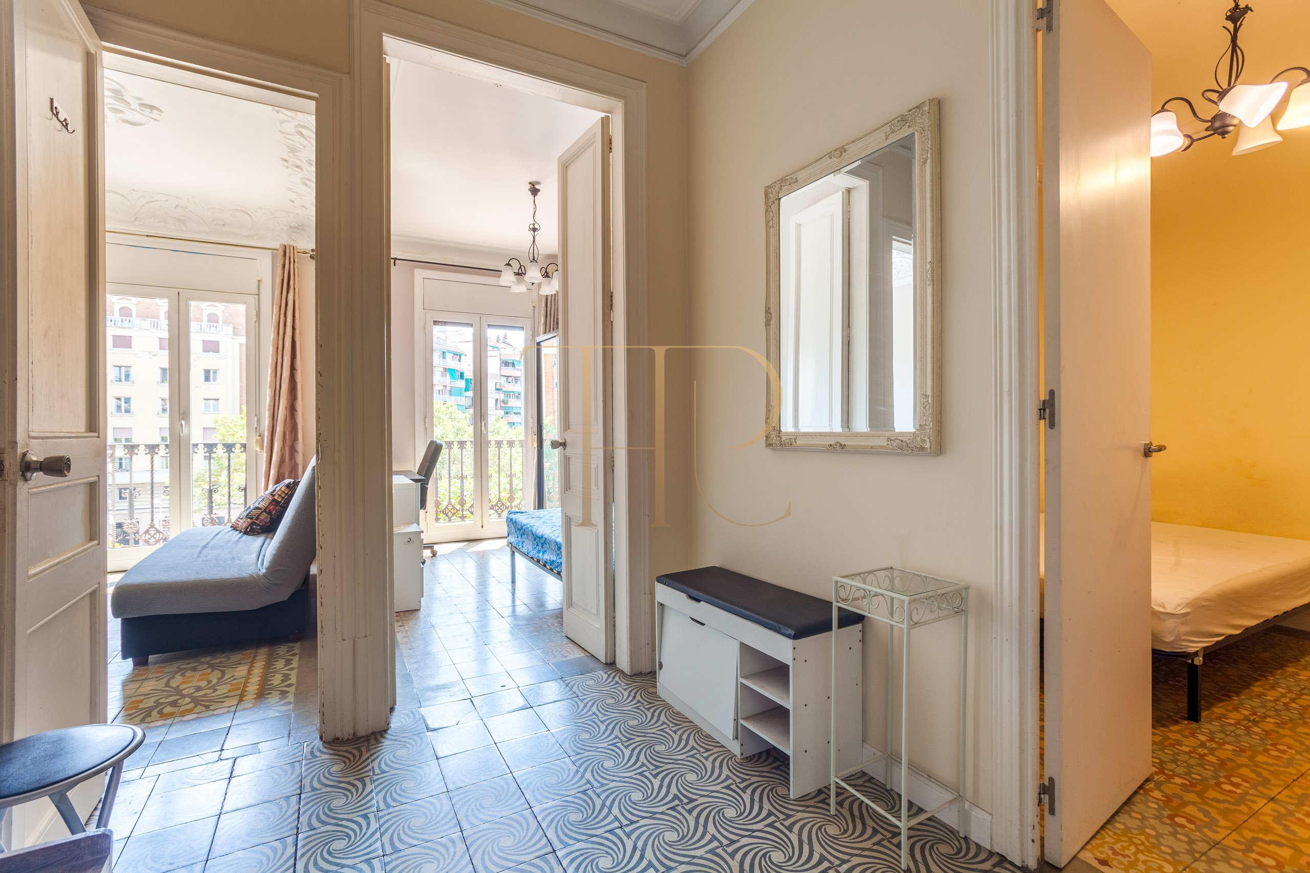 Sold apartment with balconies near Plaça d’Espanya