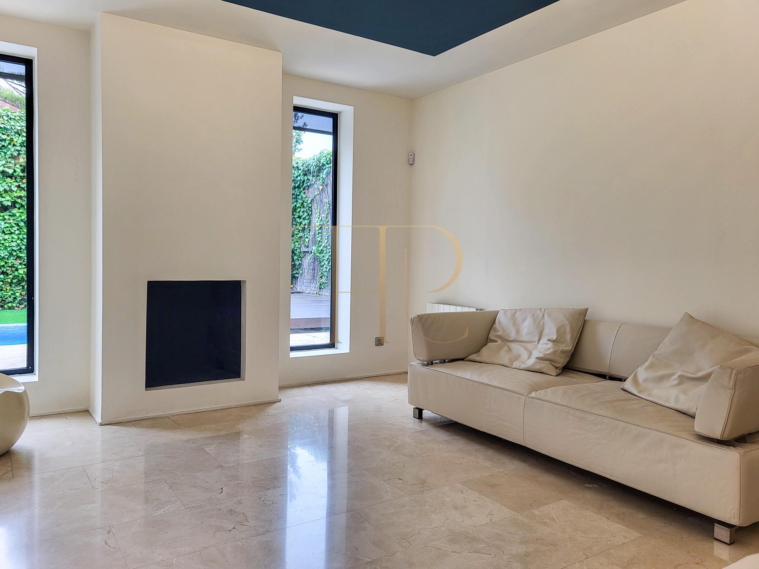 Villa with pool and garden near the beach in Castelldefels