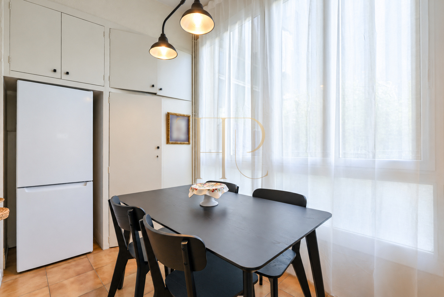 Four-bedroom apartment in the Eixample · Rented