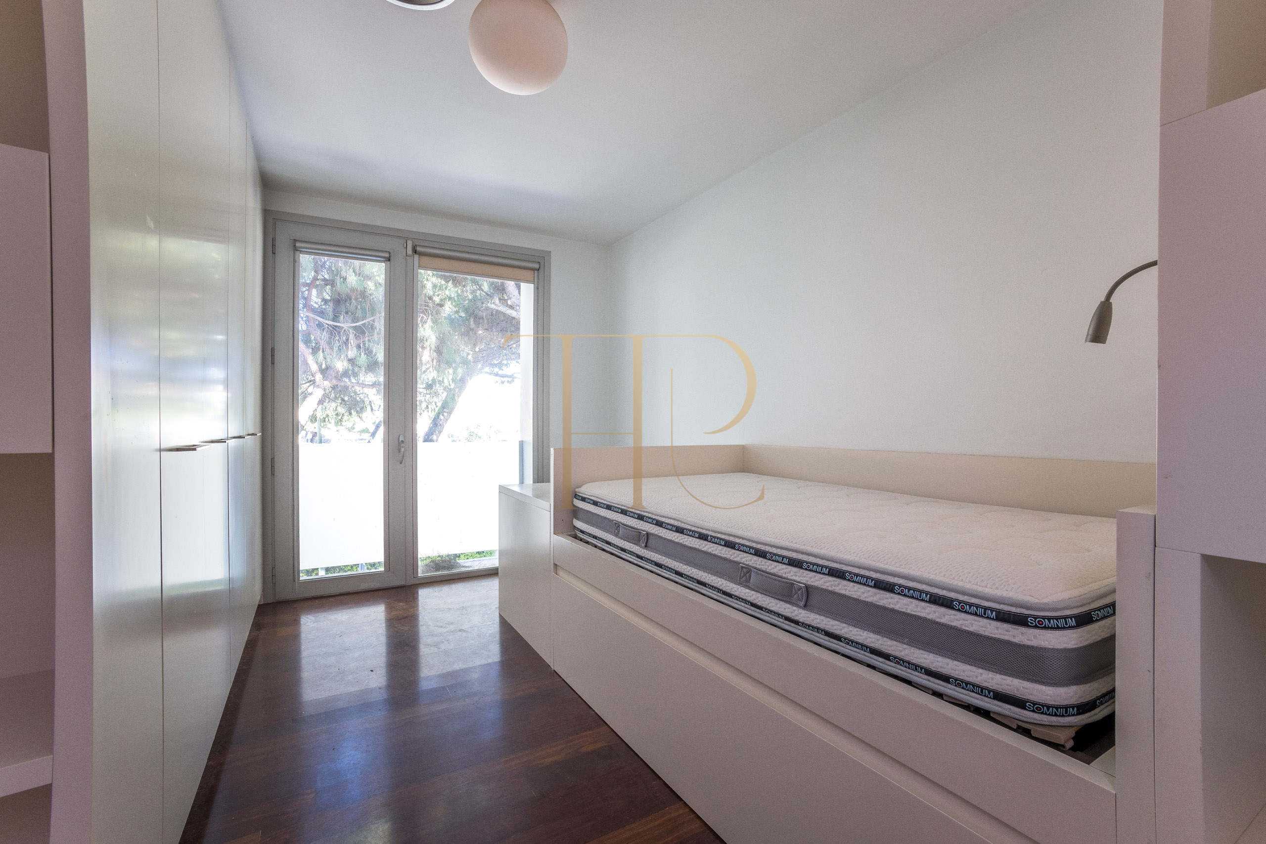 Let villa with garden and pool in Gavà Mar