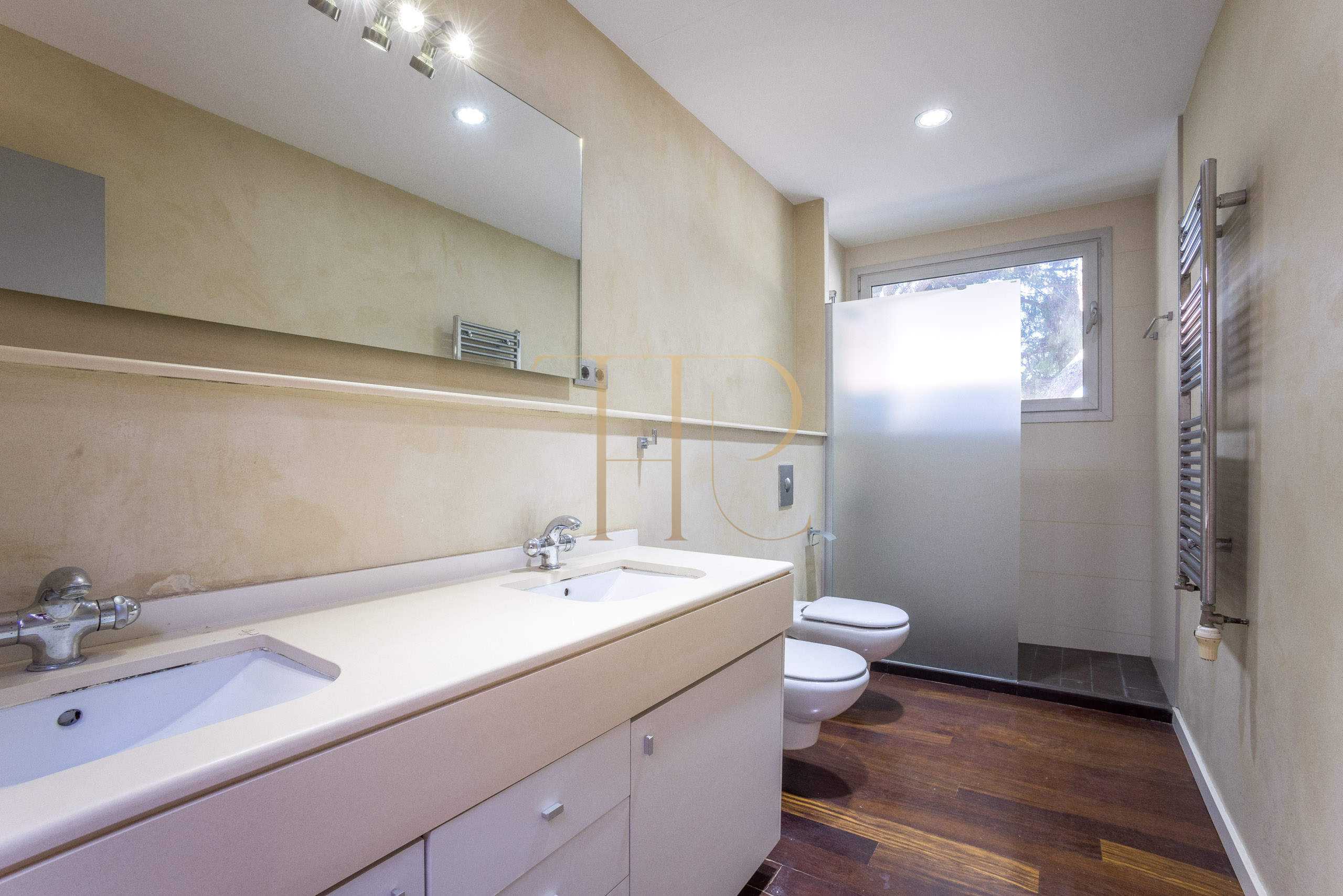Let villa with garden and pool in Gavà Mar