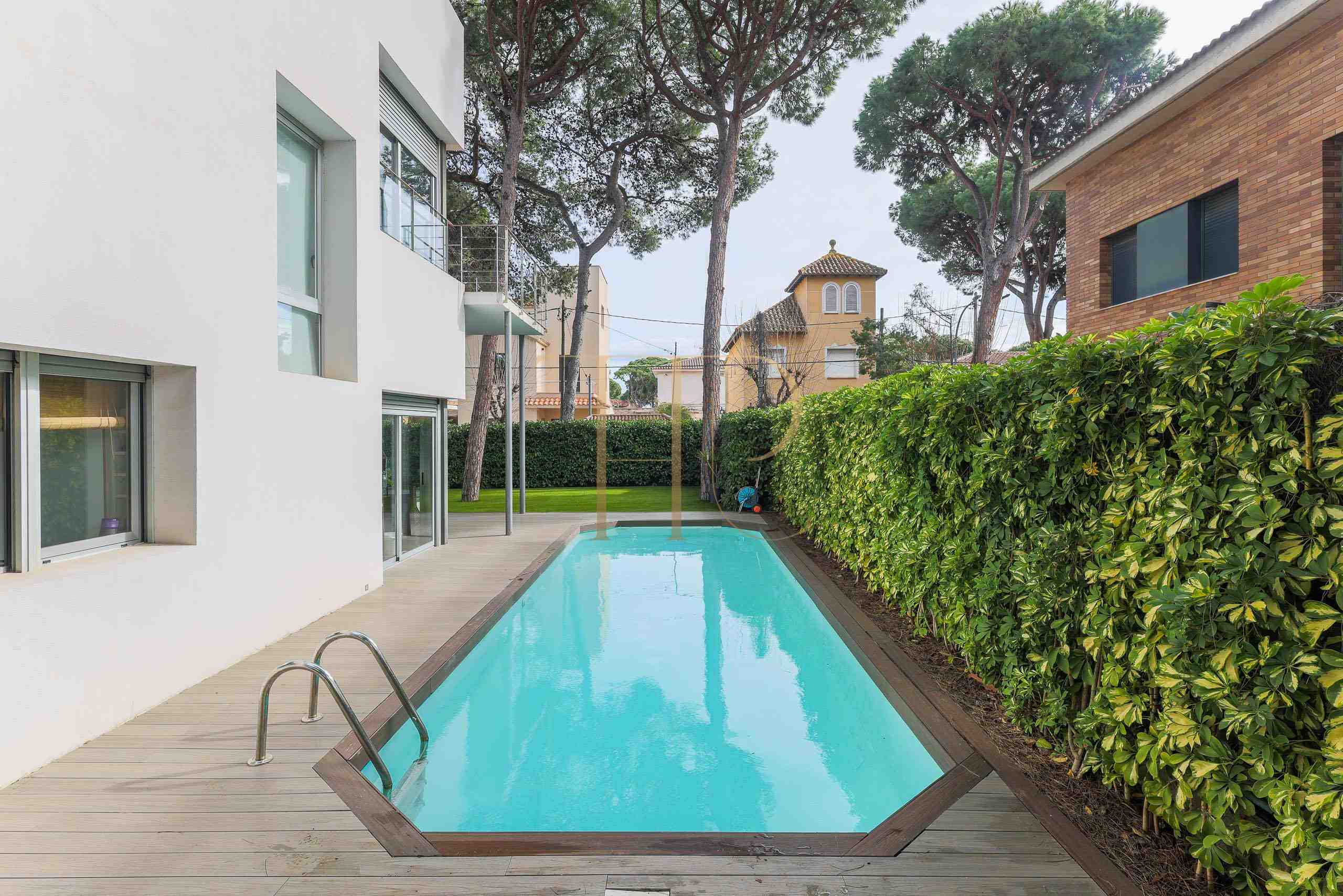 Villa with pool sold in La Pineda, Castelldefels