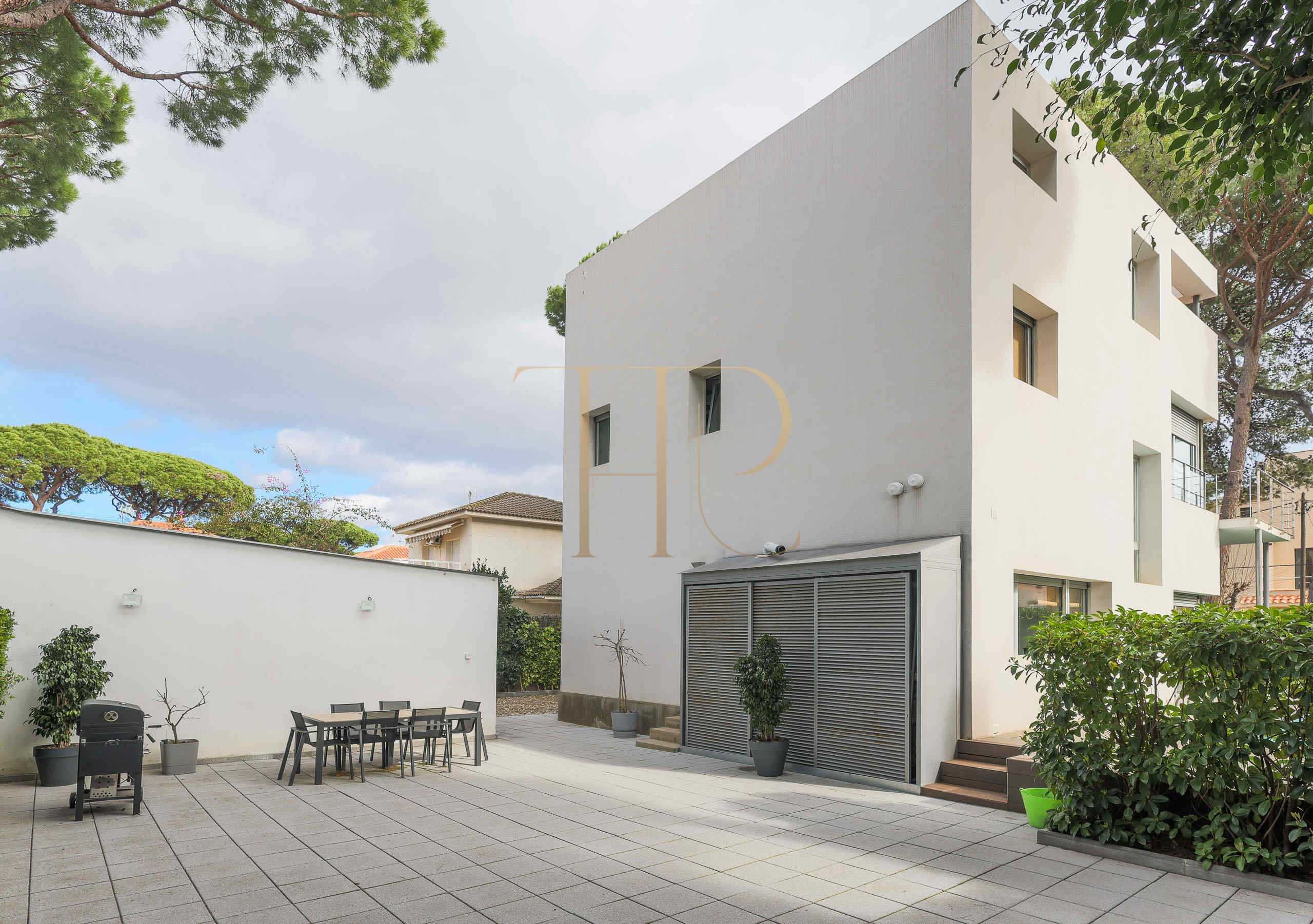Villa with pool sold in La Pineda, Castelldefels