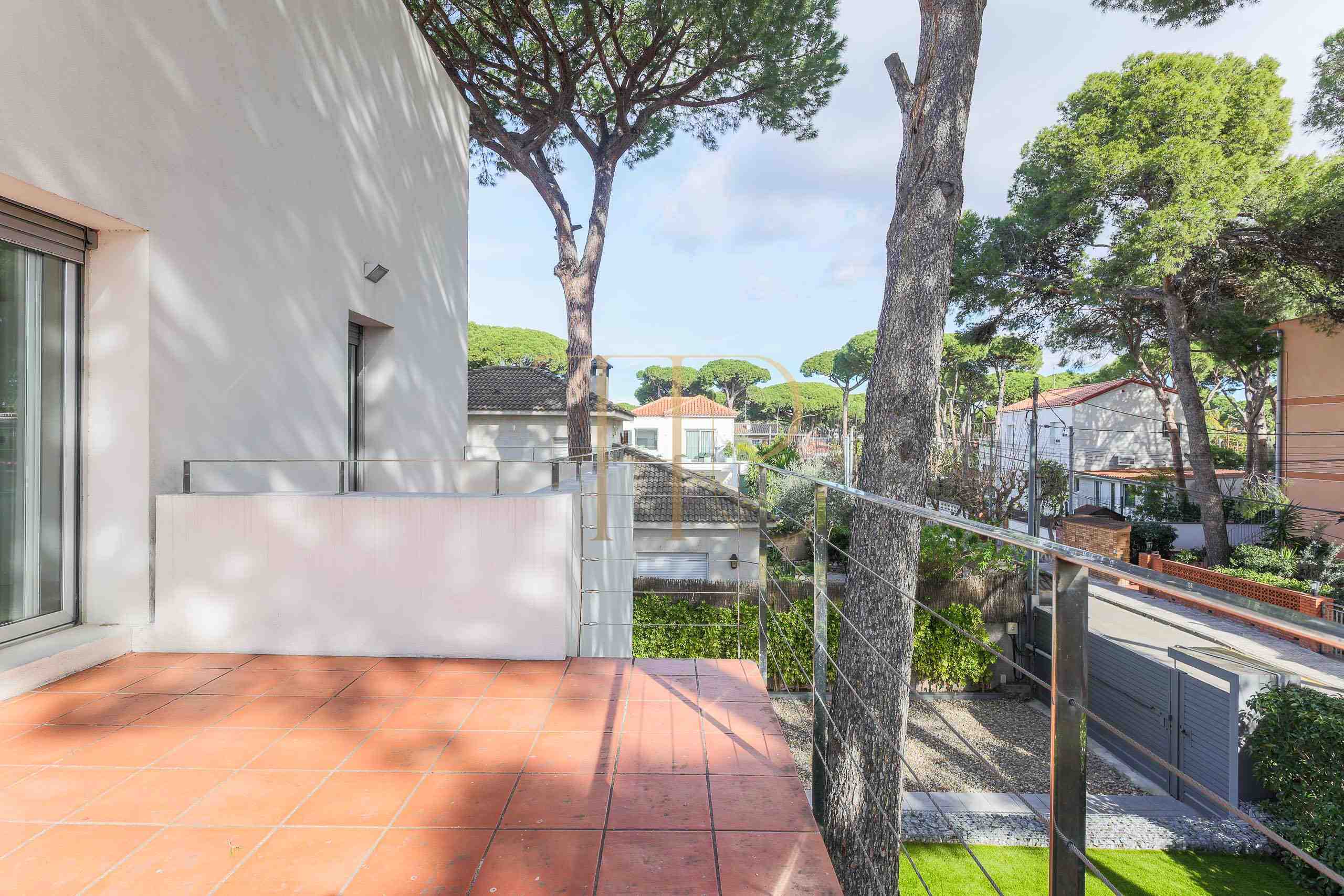Villa with pool sold in La Pineda, Castelldefels