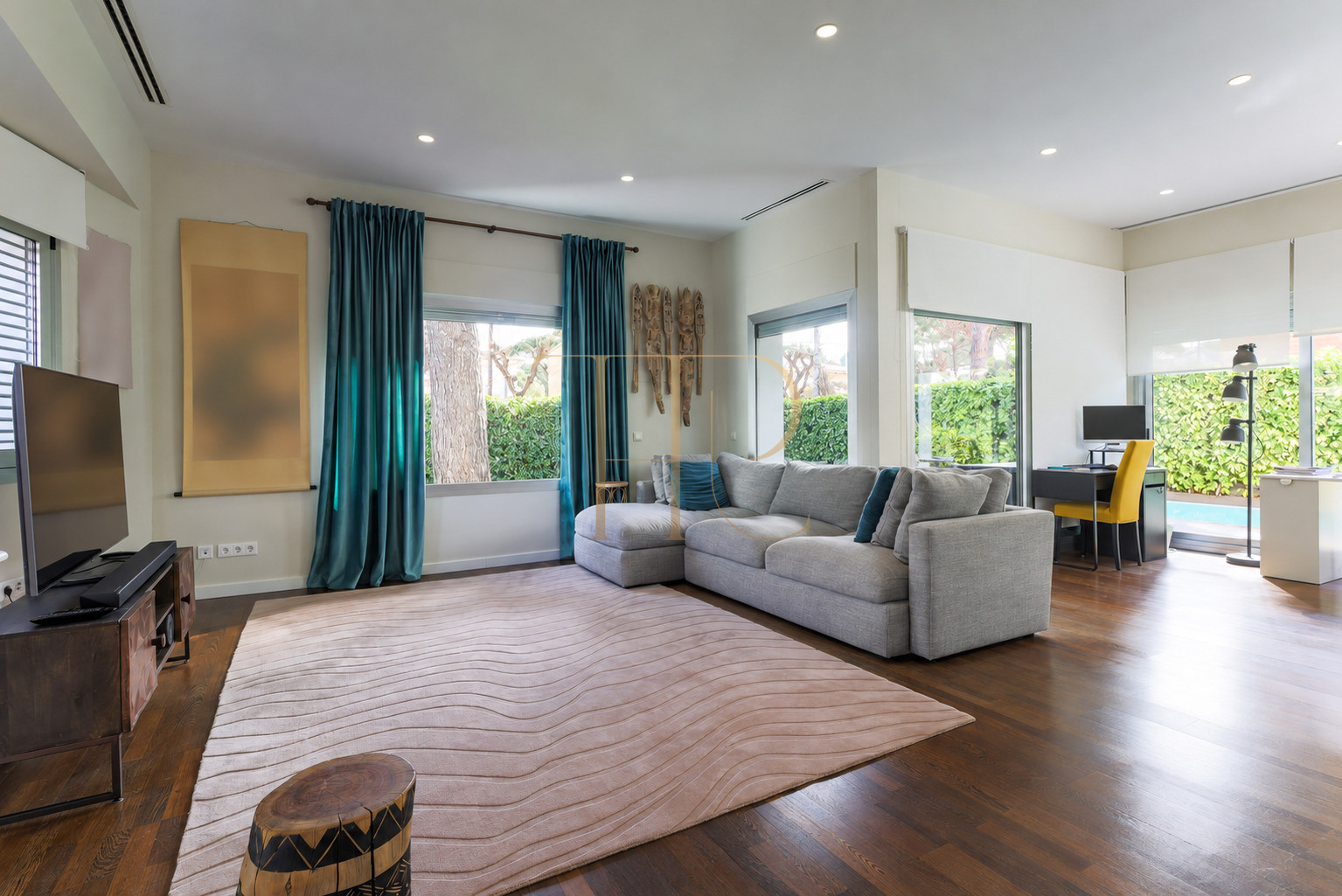 Villa with pool sold in La Pineda, Castelldefels