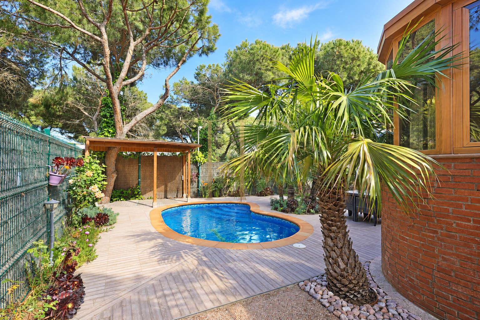 Villa in Gavà Mar — second line to the sea with private garden, pool and privacy