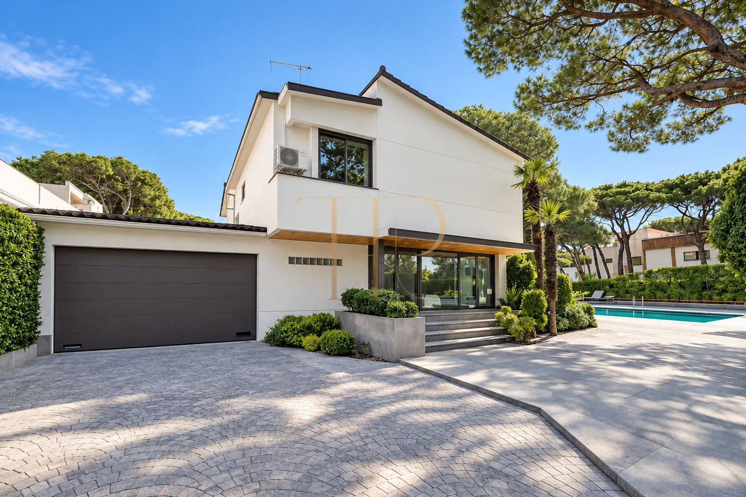 Rented villa in La Pineda, Castelldefels, with a pool